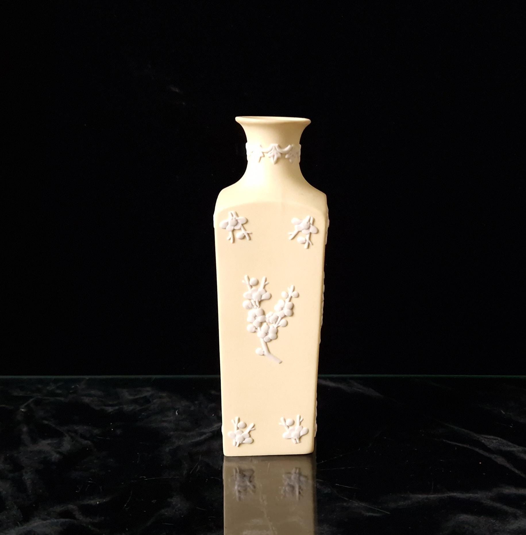 Wedgwood Primrose Yellow Prunus Jasperware Neo Classical Bud Vase 13.8cm