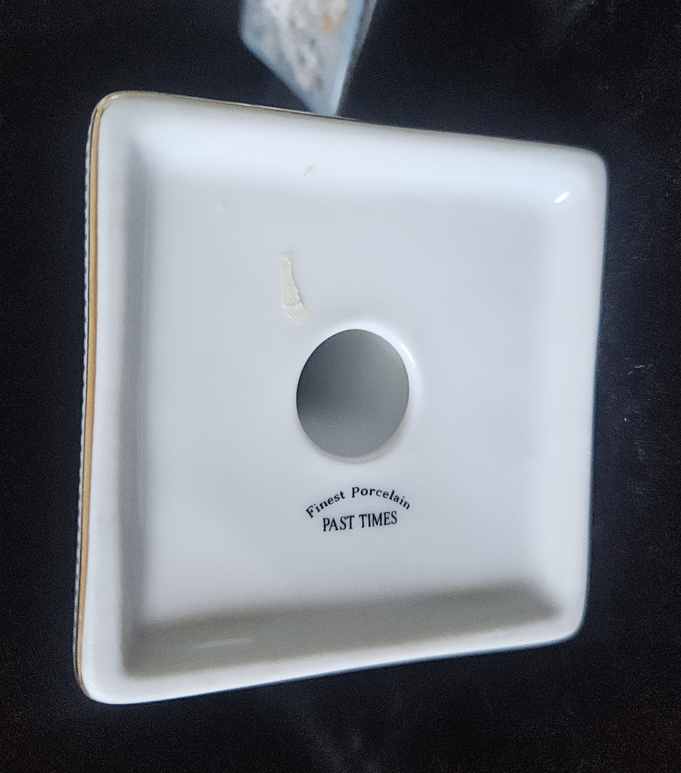 Vintage 1990s Pair of Porcelain Decorative Candle Holders (Past Times) England Taper Candle Holders