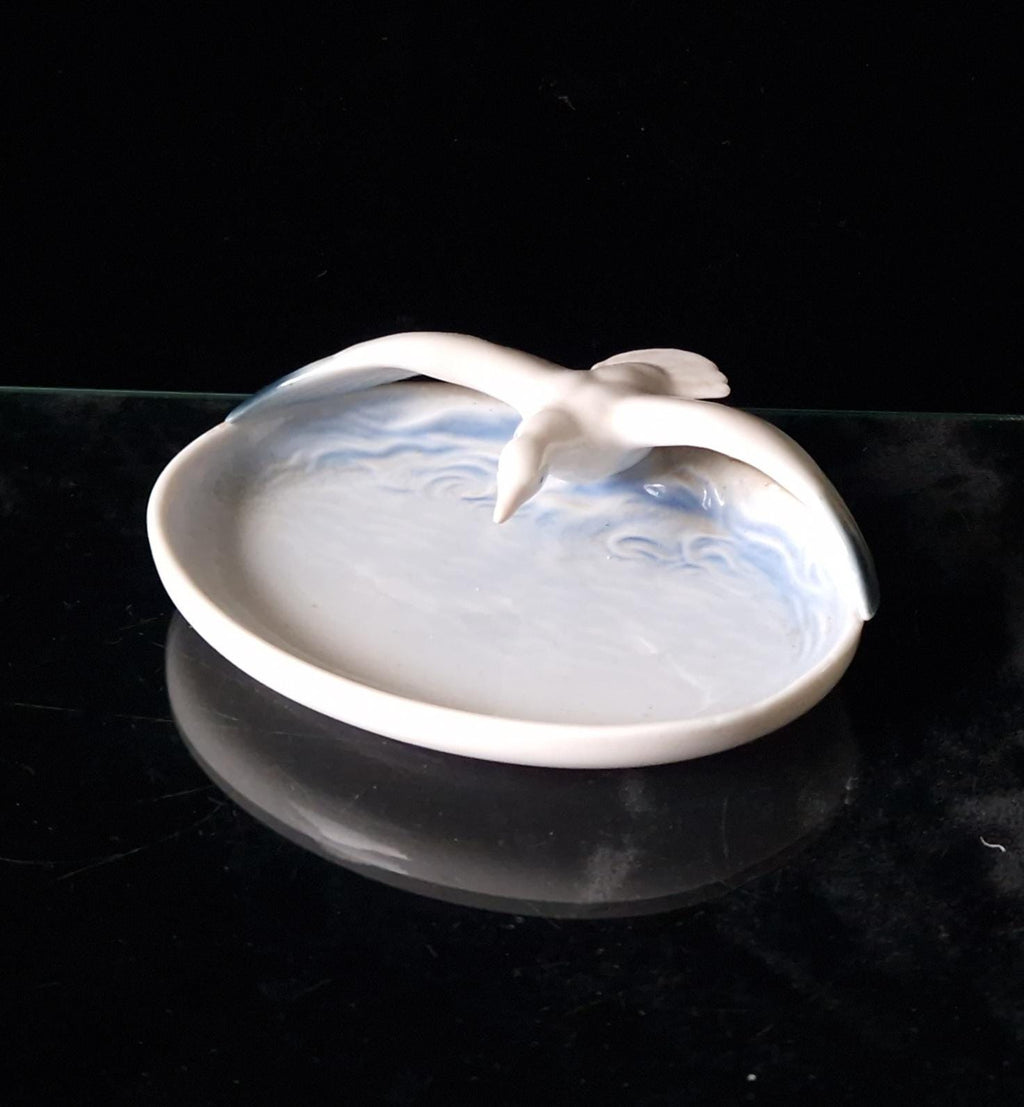 Metzler & Ortloff Germany Porcelain Gliding Seagull Vintage Trinket  Dish