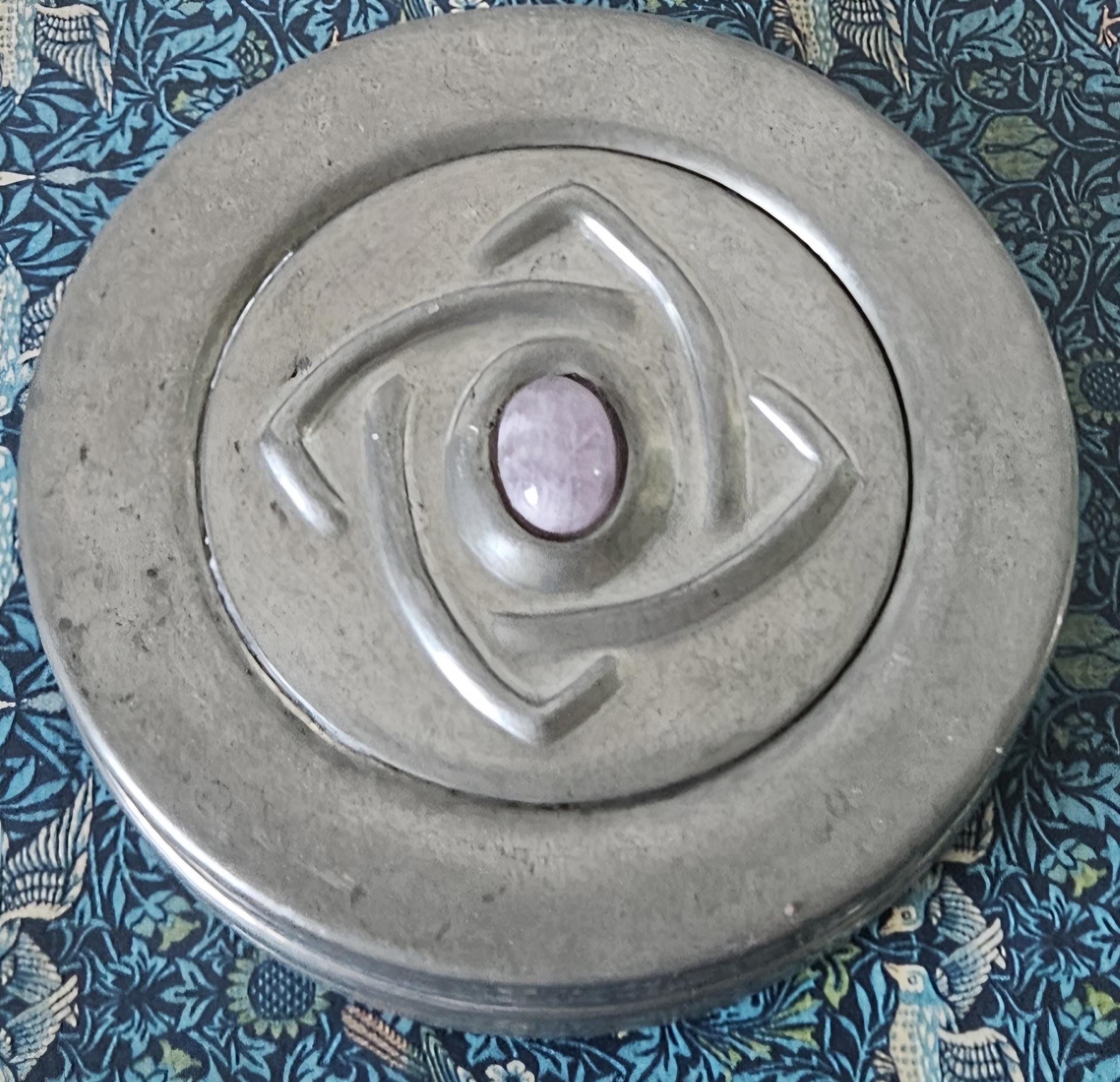 Pewter Art Nouveau Style Trinket Pot Sasha Bowles England signed .Trinket Pot polished Gemstone Inlay