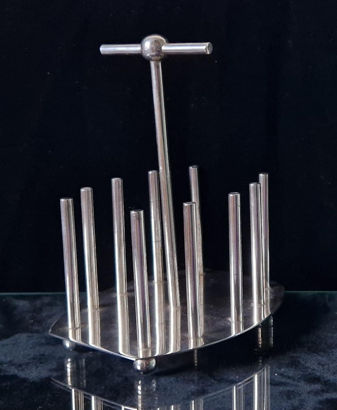 Fine Dr Christopher Dresser Design Silver Plated Toast Rack Oval Base 20th Century