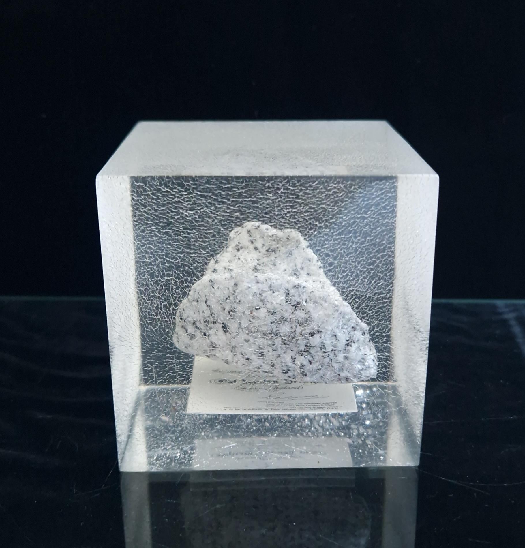 Vintage Lucite Cube Piece Of Old London Bridge Encapsulated Paperweight