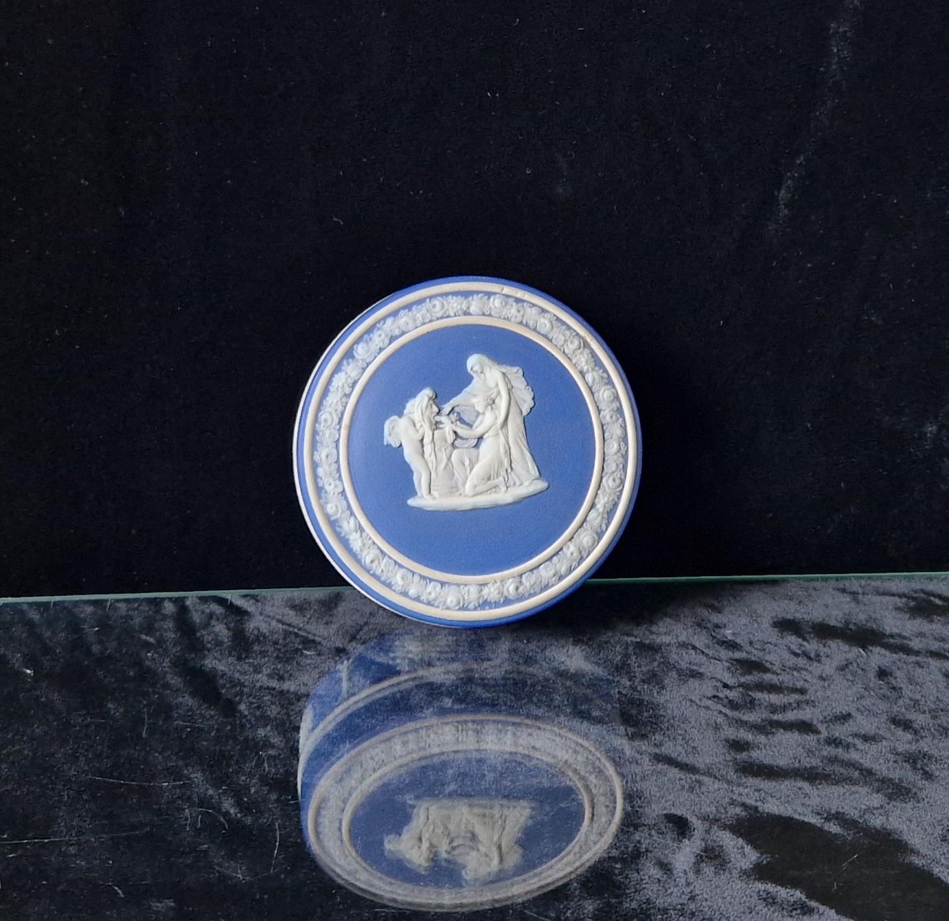 Antique Wedgwood Cobalt Blue Jasperware Neo-Classical Patch Pot Powder Jar
