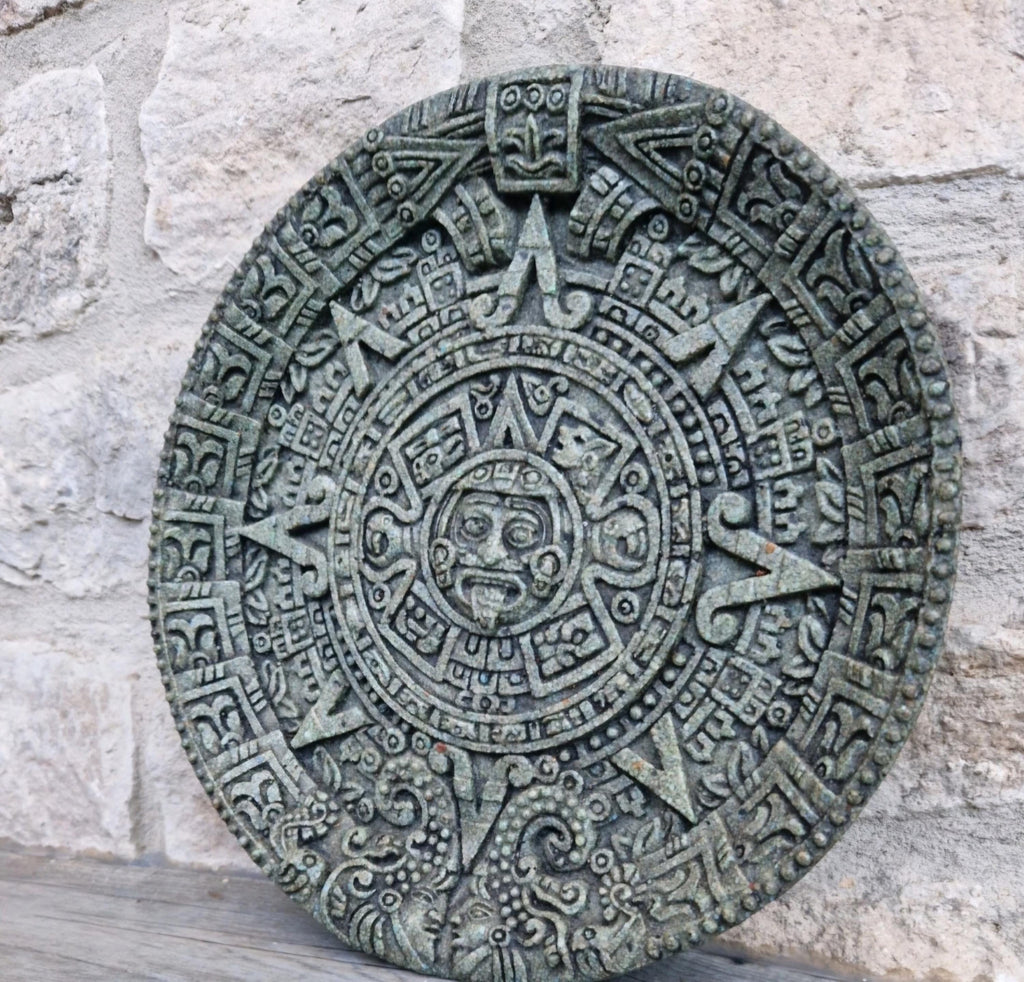 Large 1980s Vintage Aztec Mayan Sun Calander Disc Malachite Resin 27cm Diameter 1.406g