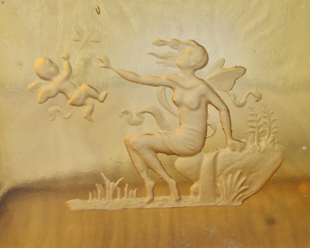 1930s Hienrich Hoffman Amber Intaglio Glass Cupid & Goddess Crenulated Lidded Trinket Box
