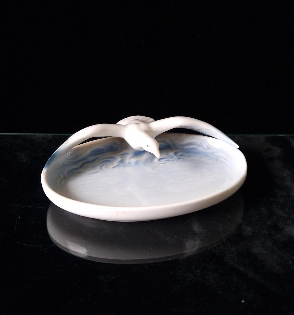 Metzler & Ortloff Germany Porcelain Gliding Seagull Vintage Trinket  Dish