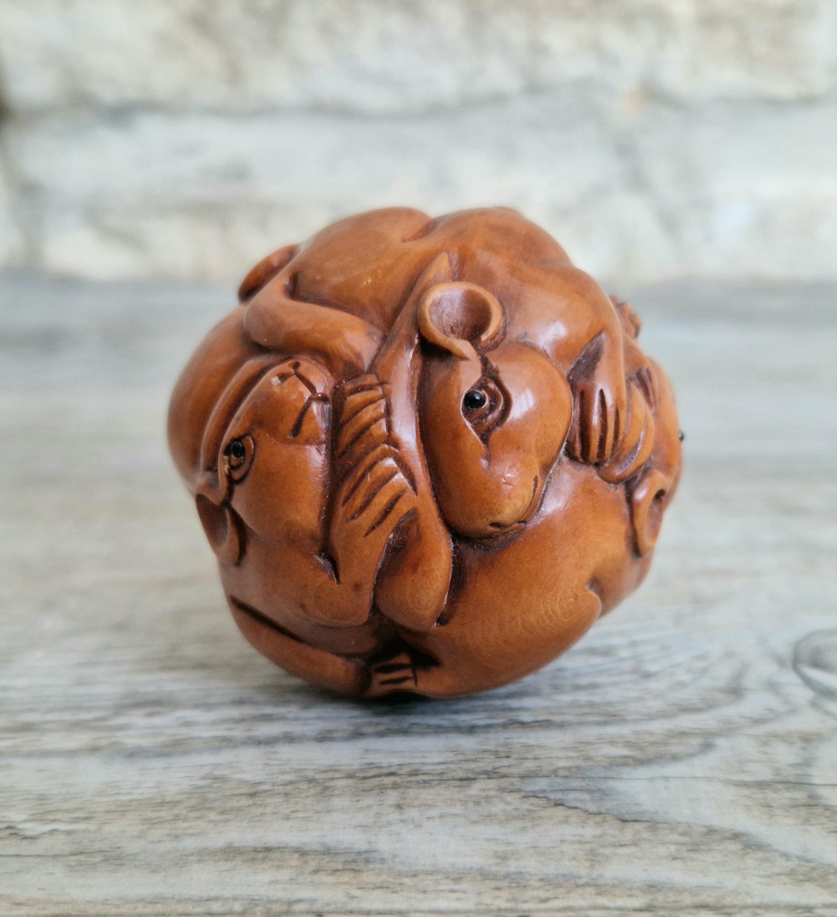 Antique Japanese Carved Zodiac Rats Boxwood Ball 5cm Diameter