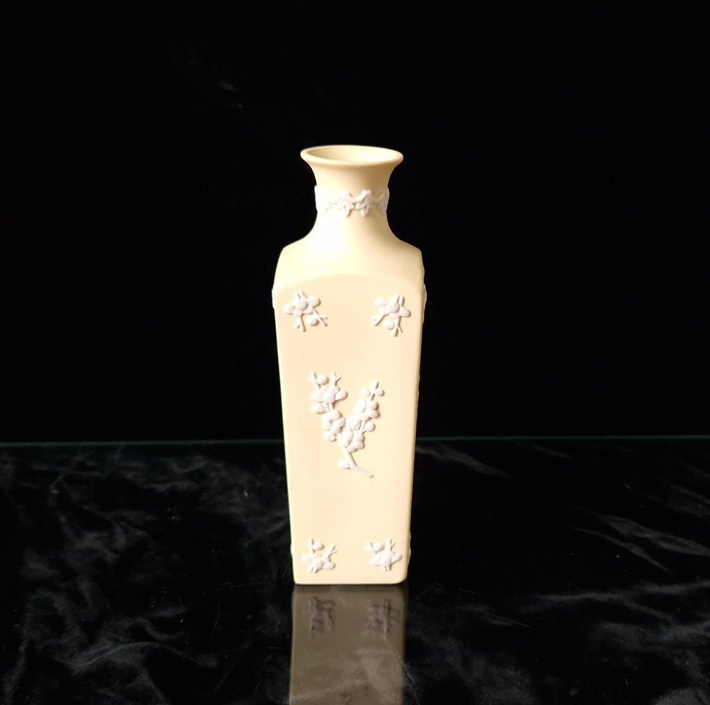 Wedgwood Primrose Yellow Prunus Jasperware Neo Classical Bud Vase 13.8cm