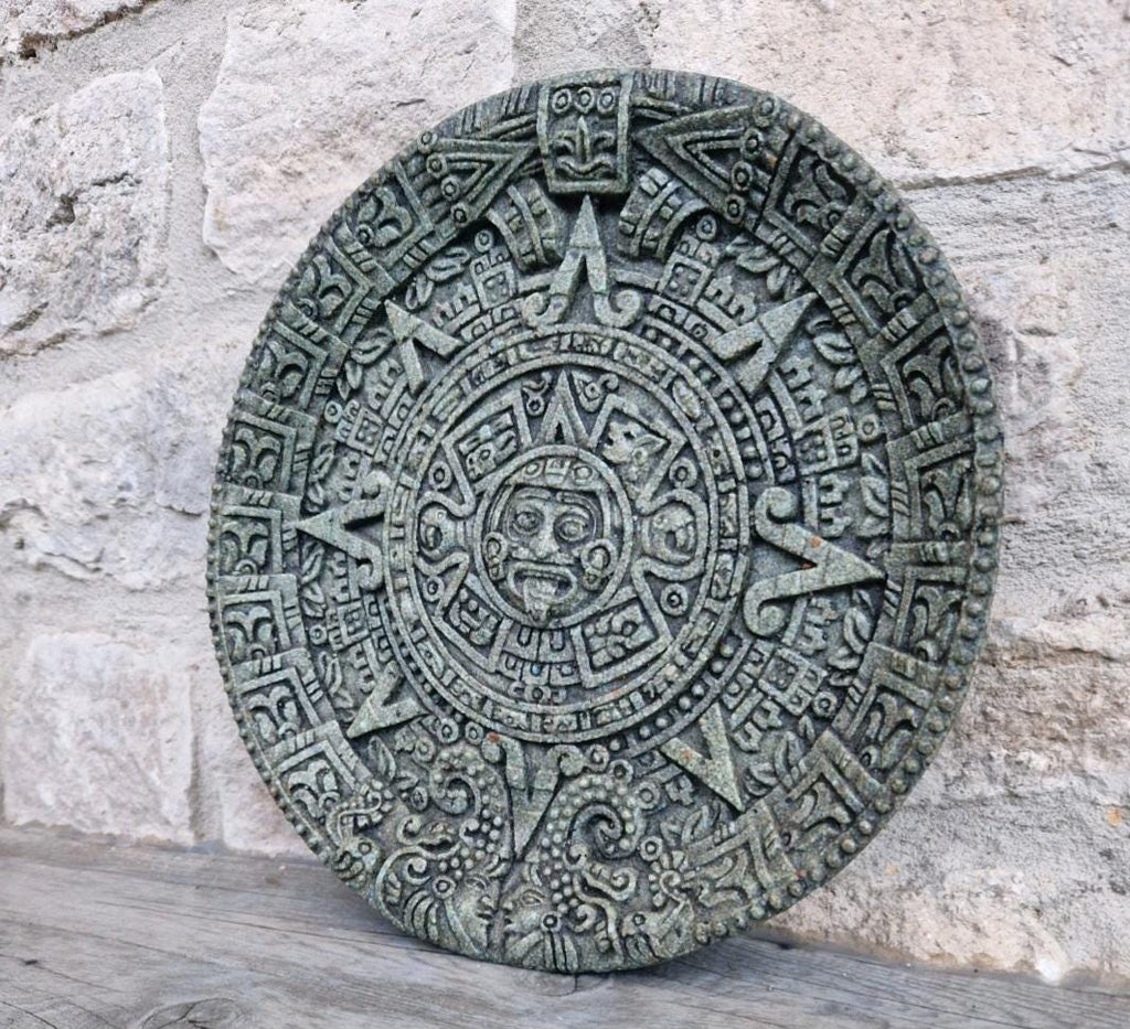 Large 1980s Vintage Aztec Mayan Sun Calander Disc Malachite Resin 27cm Diameter 1.406g