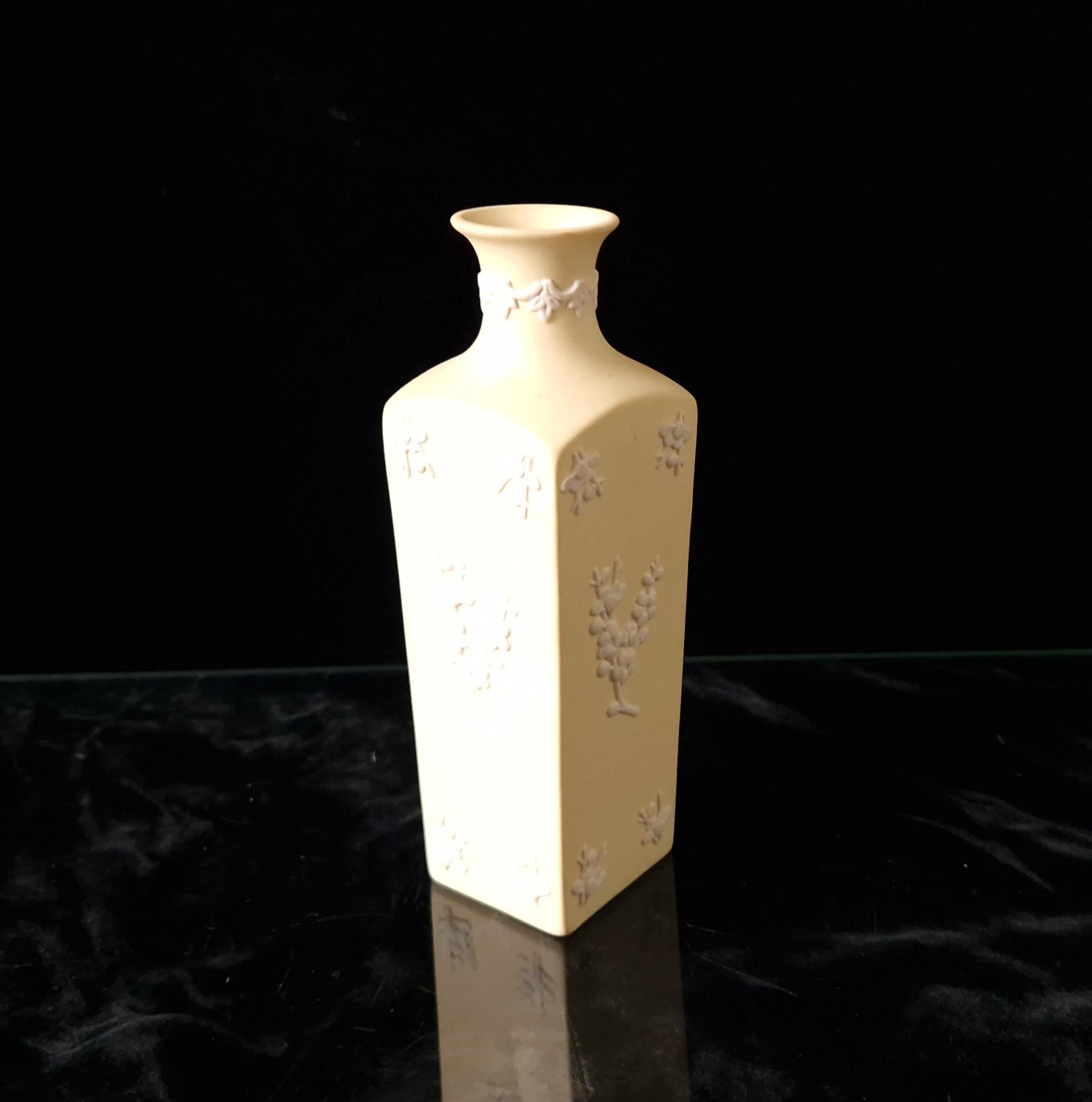 Wedgwood Primrose Yellow Prunus Jasperware Neo Classical Bud Vase 13.8cm