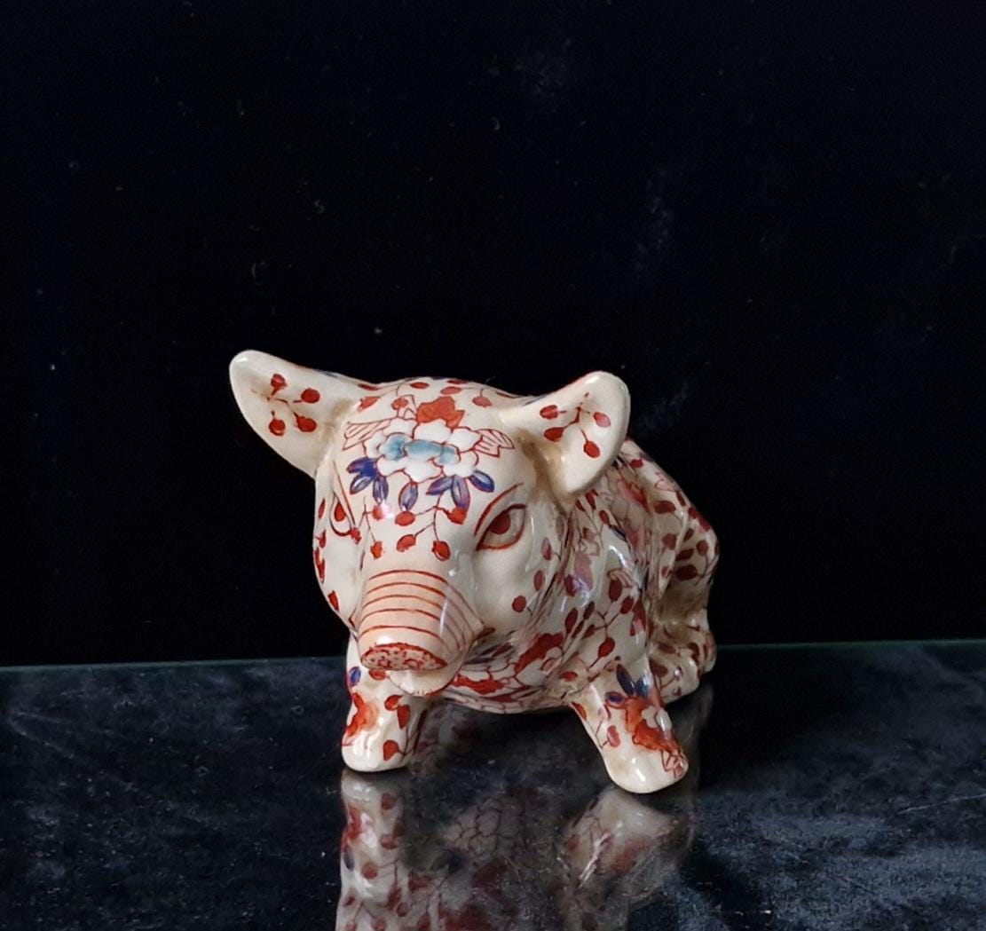 Imari Pattern Chinese Ceramic Floral Seated Pig Figure Ornament 18cm Antique