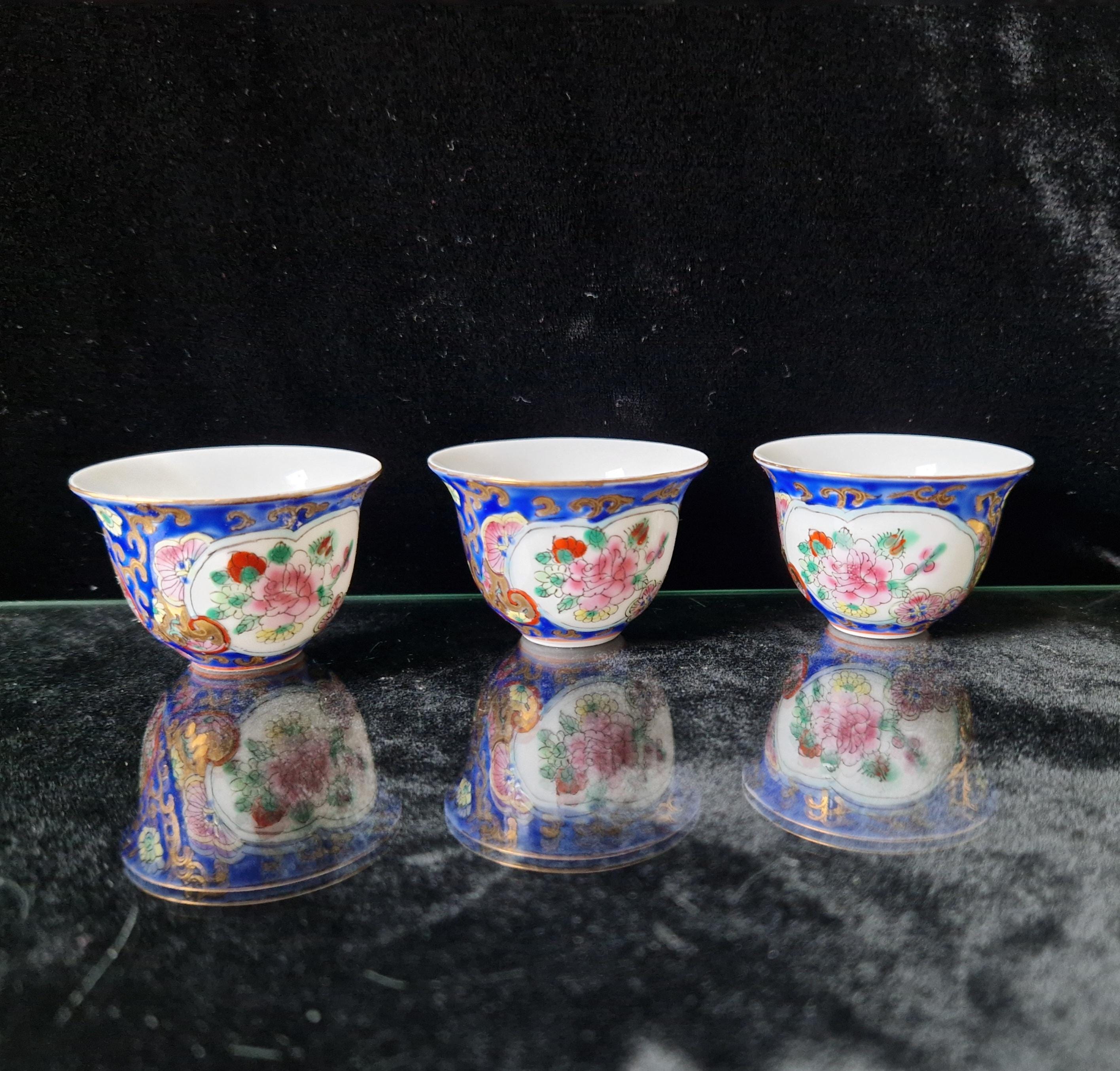 3 Miniature Chinese Porcelain Blue & White Floral Pattern Tea Cups