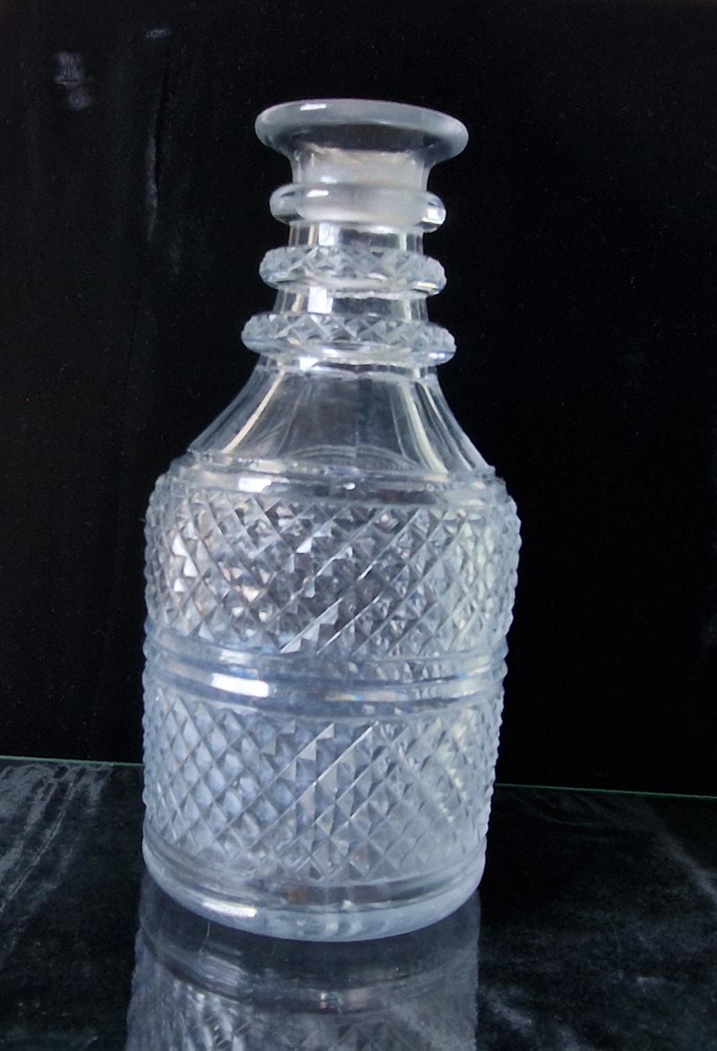 Fine Early Georgian Diamond And Stepped Cut Crystal 3 Ring Neck Spirit Decanter 22cm