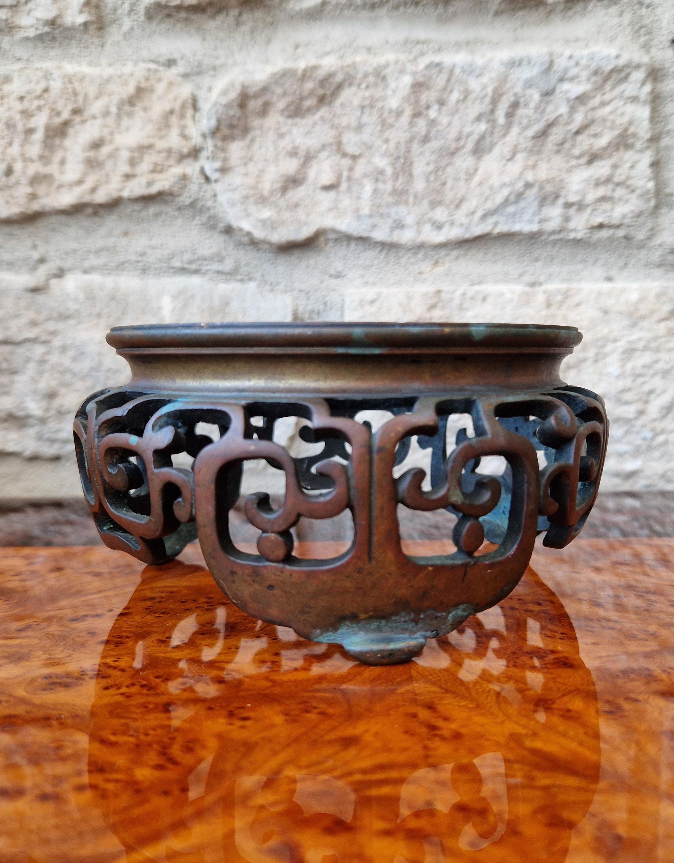 Fine Large Antique Bronze Chinoserie Pattern Openwork Tri-Footed Vase Stand 19th C.