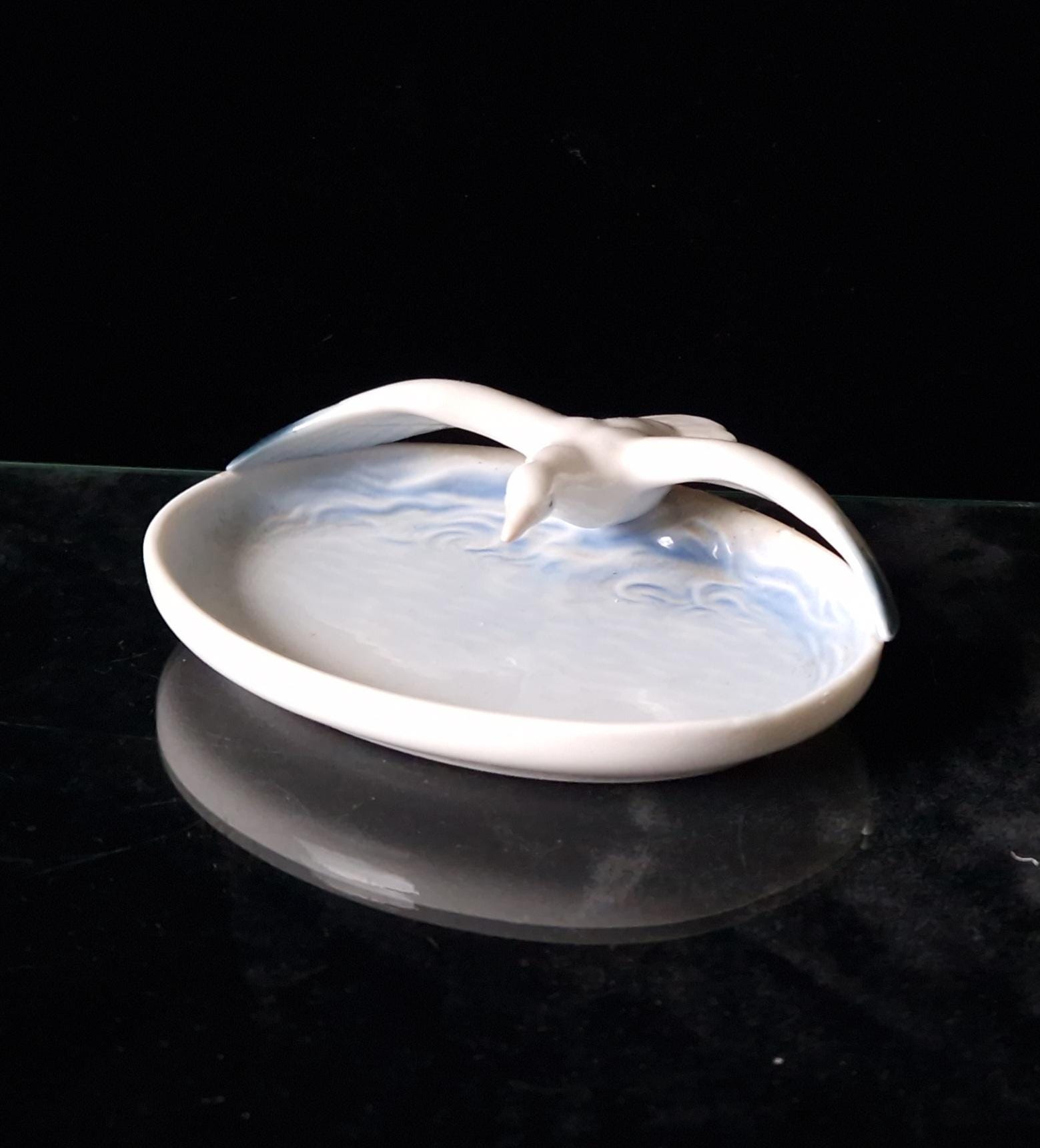 Metzler & Ortloff Germany Porcelain Gliding Seagull Vintage Trinket  Dish