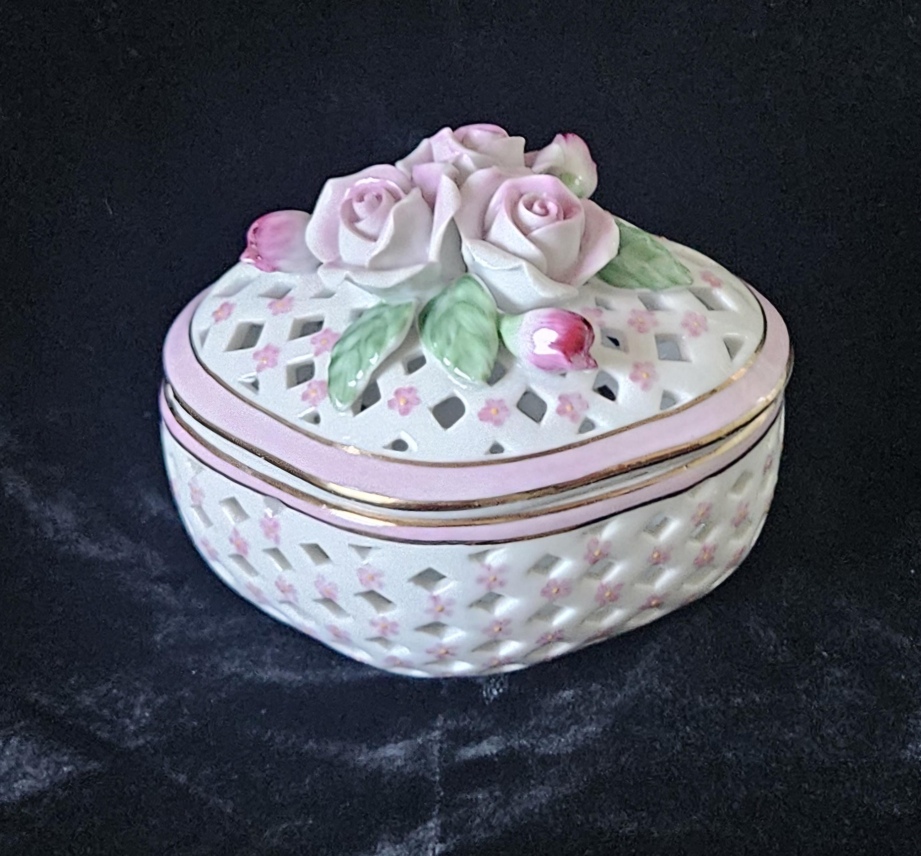 Vintage Pretty Porcelain Trinket Pot Lattice With Applied Roses Past Times England