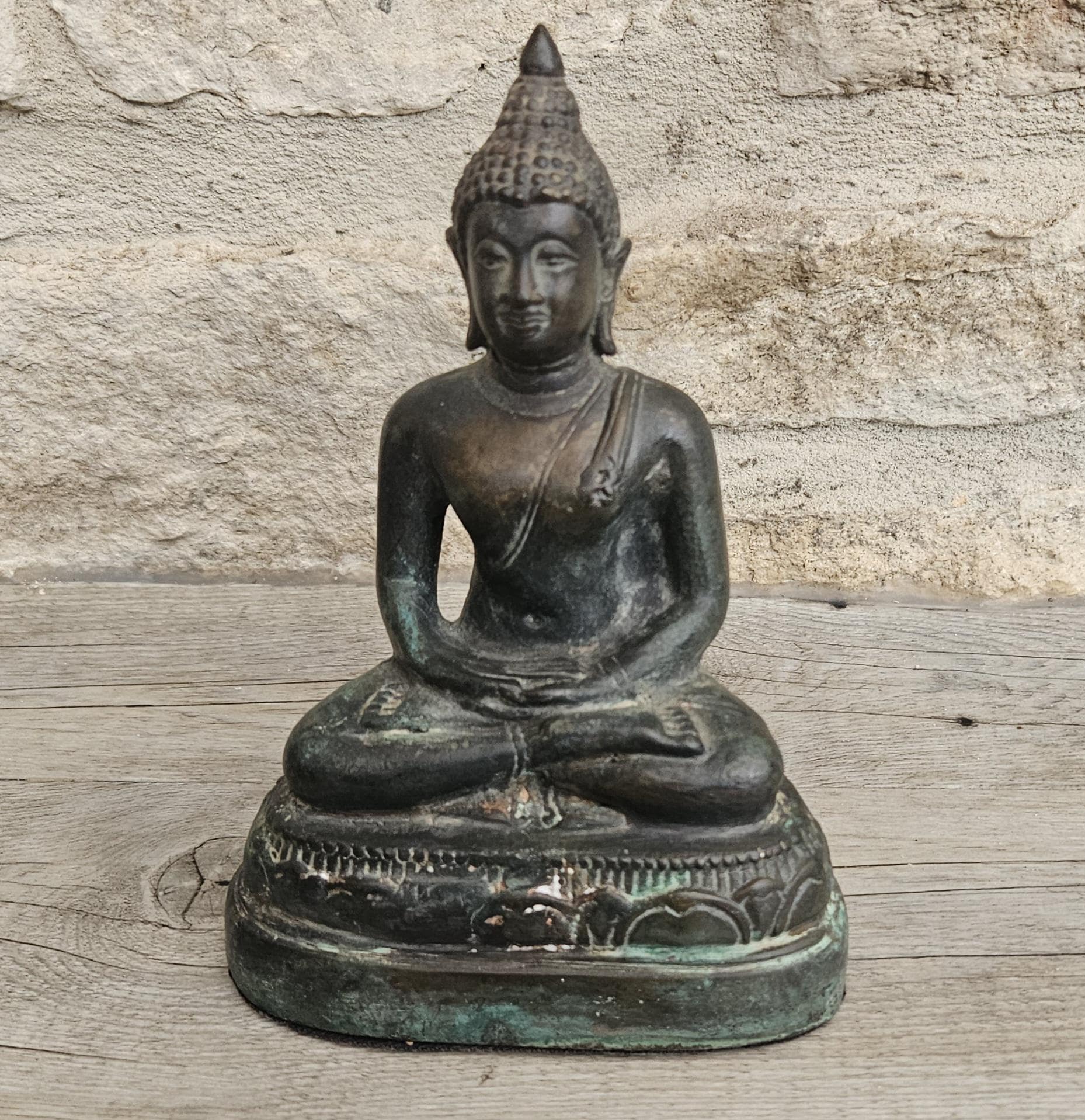 Buddha Sitting statue Ornament Heavy Black With Patina 18cm Tall Vintage