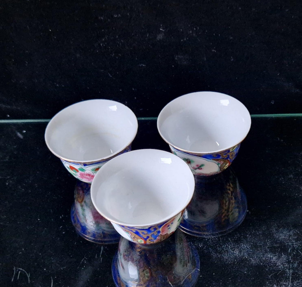 3 Miniature Chinese Porcelain Blue & White Floral Pattern Tea Cups