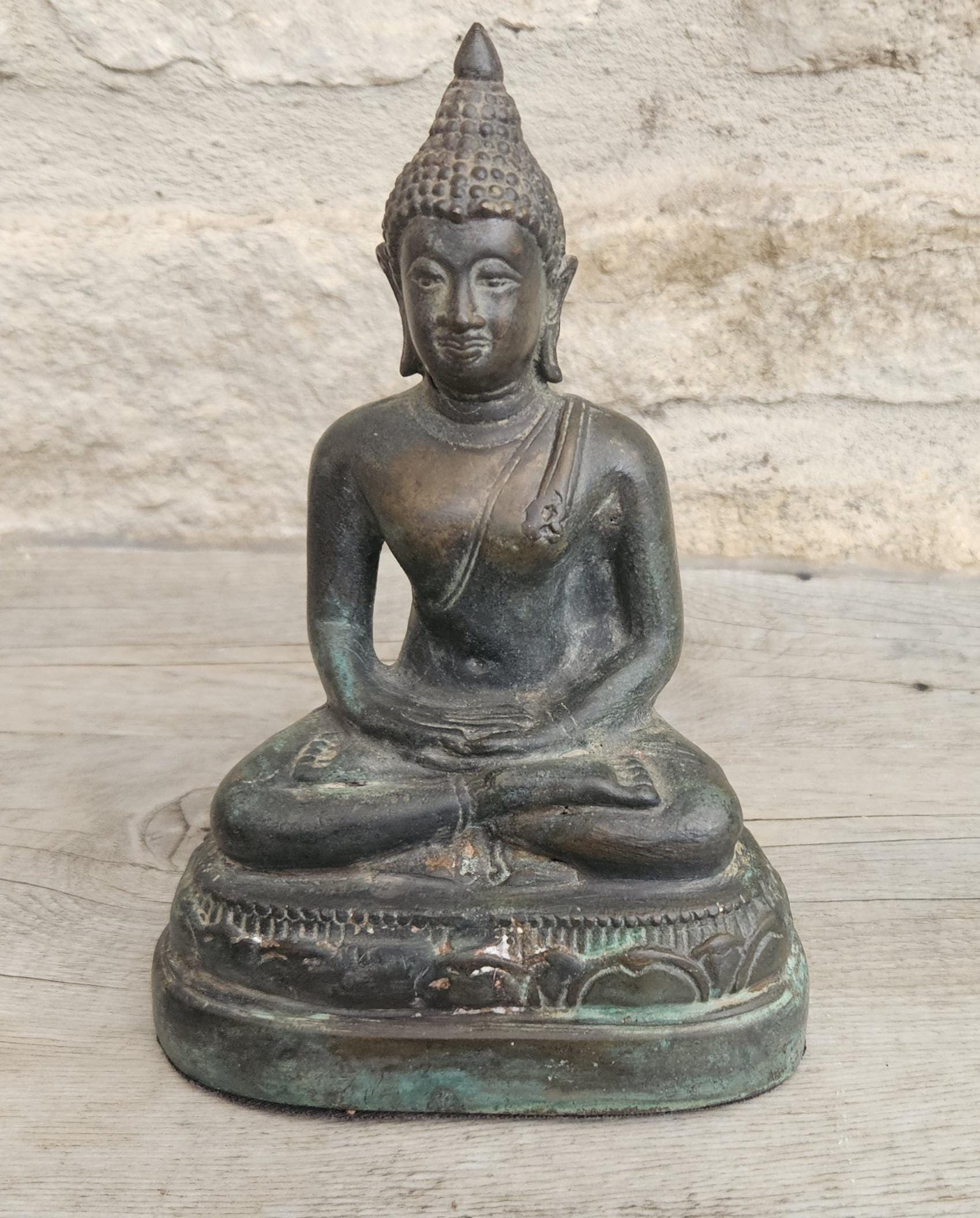 Buddha Sitting statue Ornament Heavy Black With Patina 18cm Tall Vintage