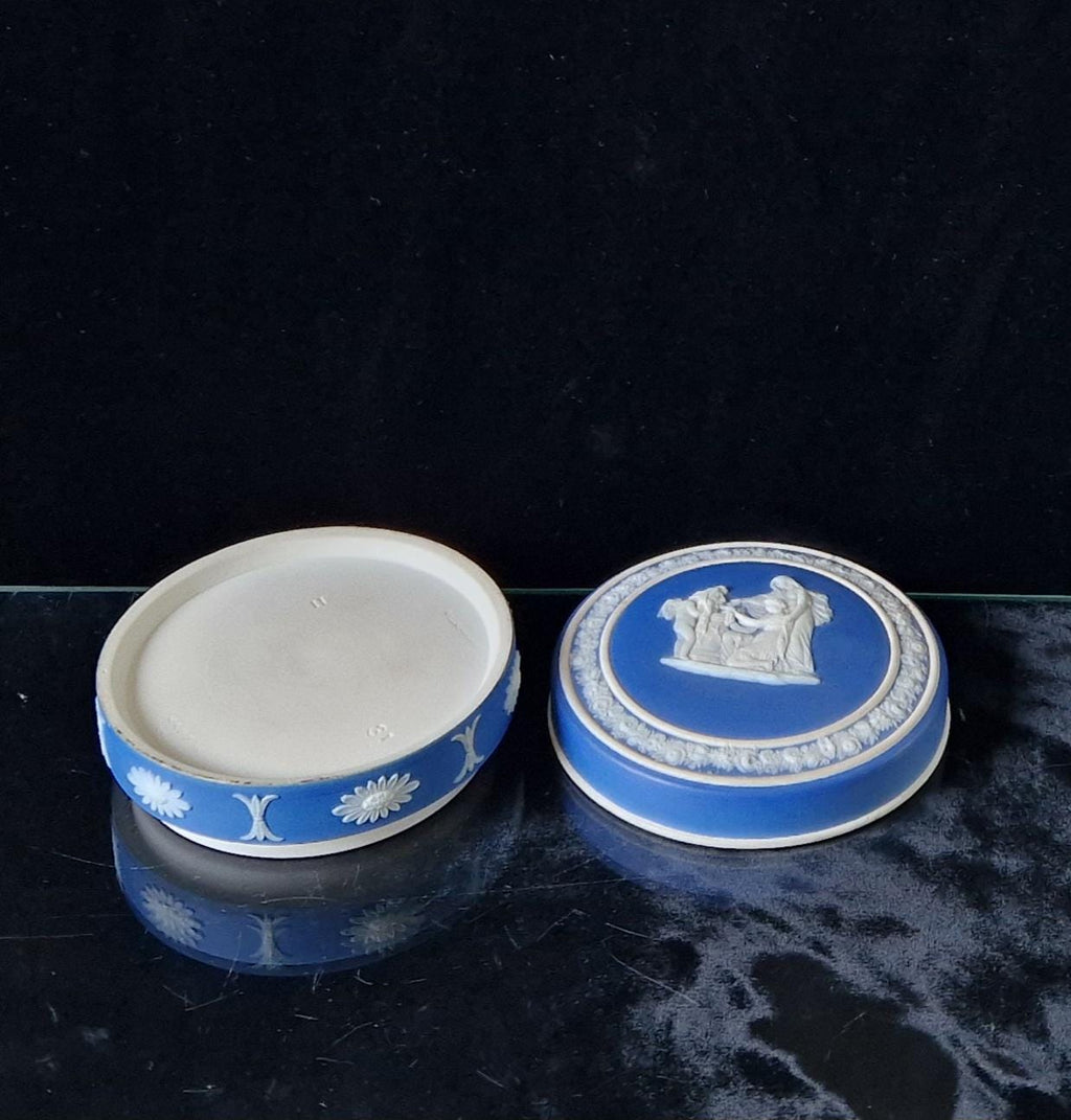 Antique Wedgwood Cobalt Blue Jasperware Neo-Classical Patch Pot Powder Jar