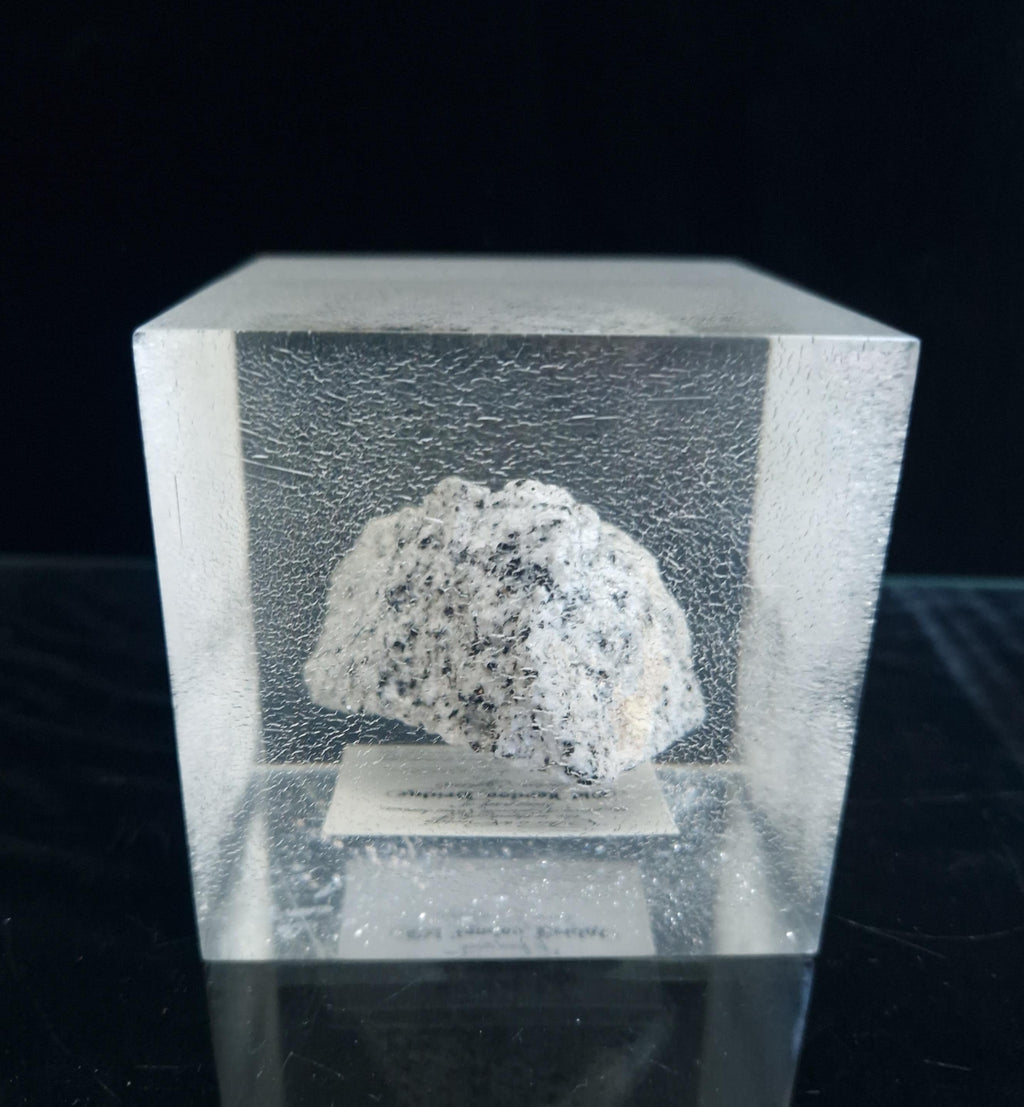 Vintage Lucite Cube Piece Of Old London Bridge Encapsulated Paperweight