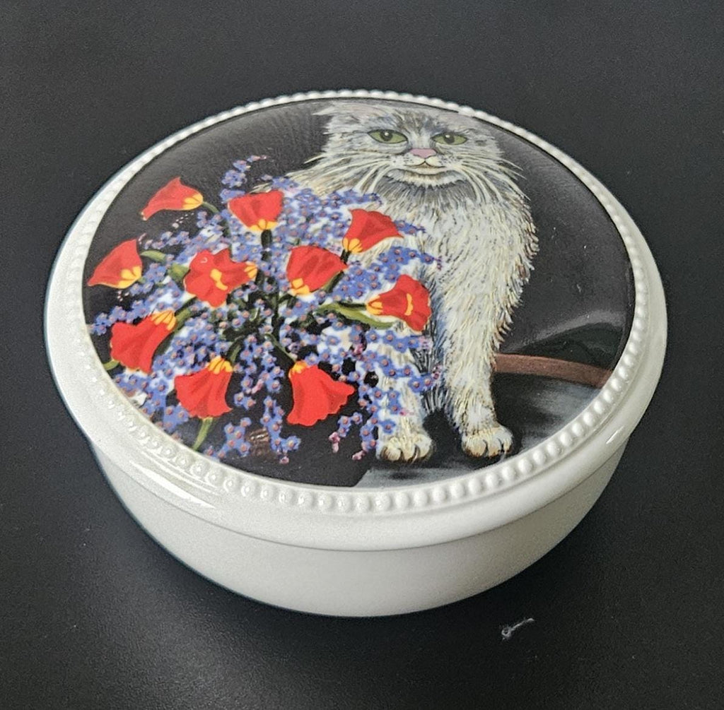 Vintage Villeroy Boch Cat Trinket Pot: Fluffy Grey Cat, Red Flowers