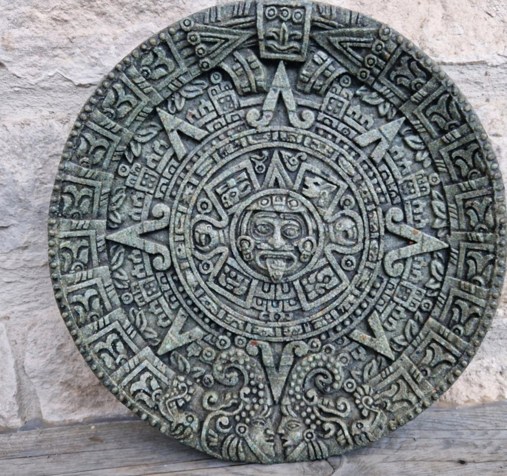 Large 1980s Vintage Aztec Mayan Sun Calander Disc Malachite Resin 27cm Diameter 1.406g