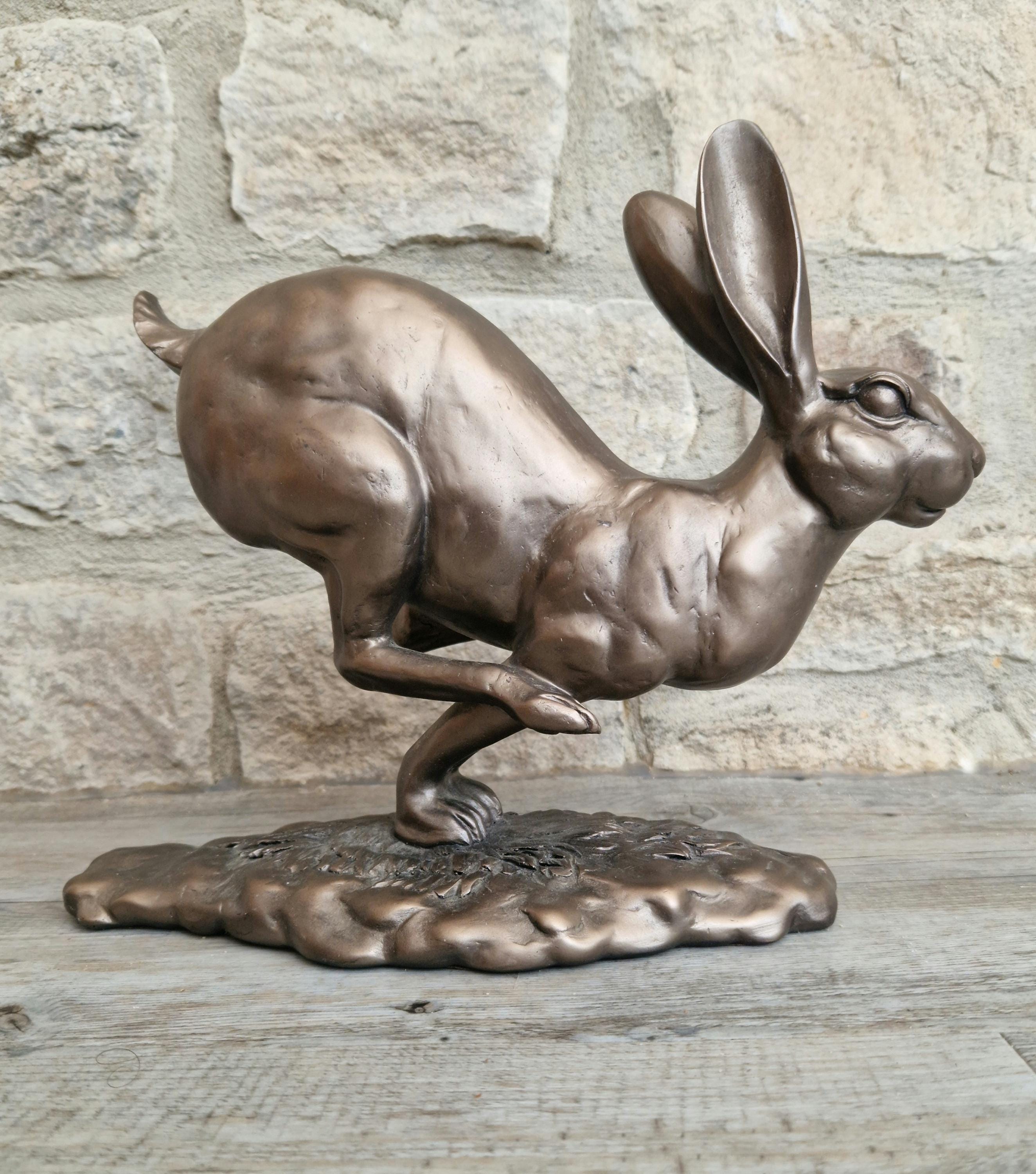 Vintage Large Resin Hare Ornament Figurine Bronze Colour 28cm across 22cm Tall 1.750 kg