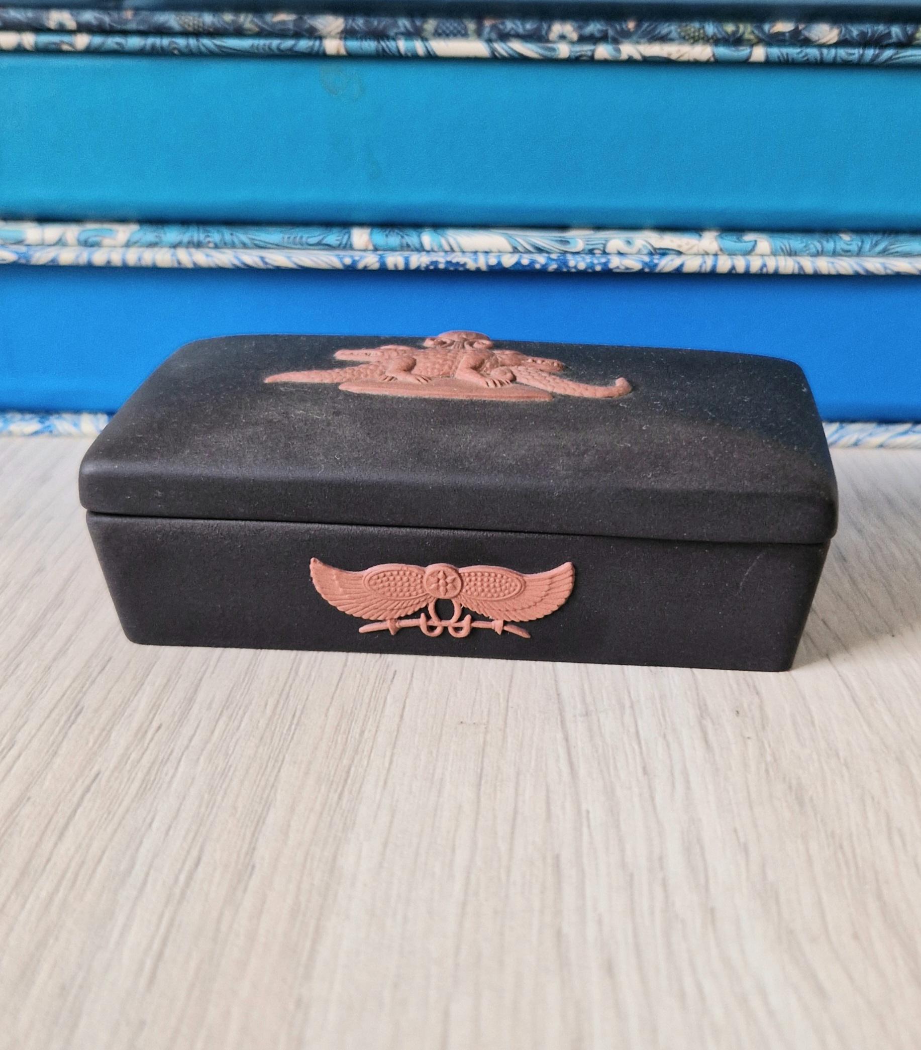 Wedgwood Black Jasperware Terracotta Egyptian Crocodiles Trinket Box