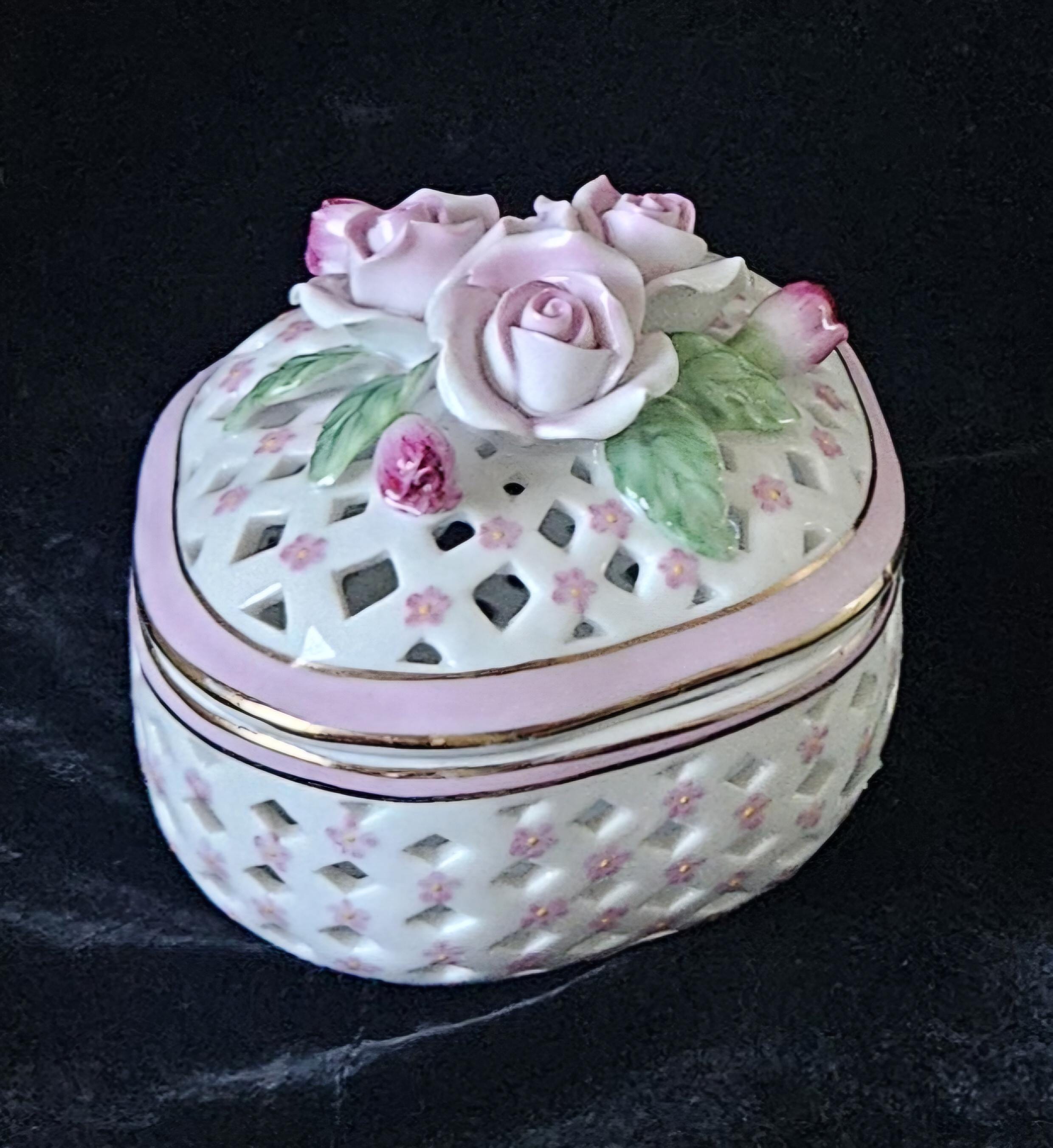 Vintage Pretty Porcelain Trinket Pot Lattice With Applied Roses Past Times England
