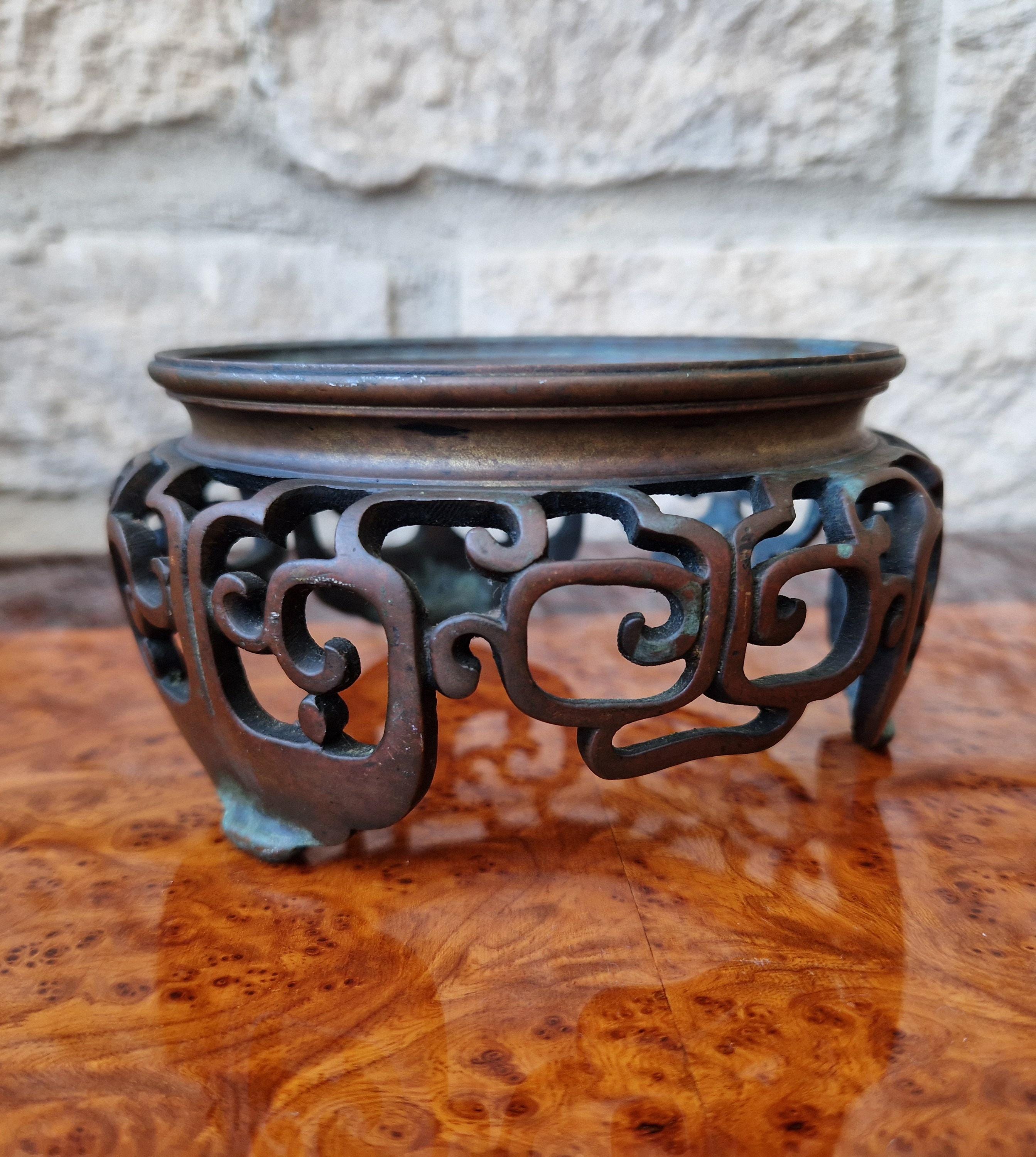 Fine Large Antique Bronze Chinoserie Pattern Openwork Tri-Footed Vase Stand 19th C.