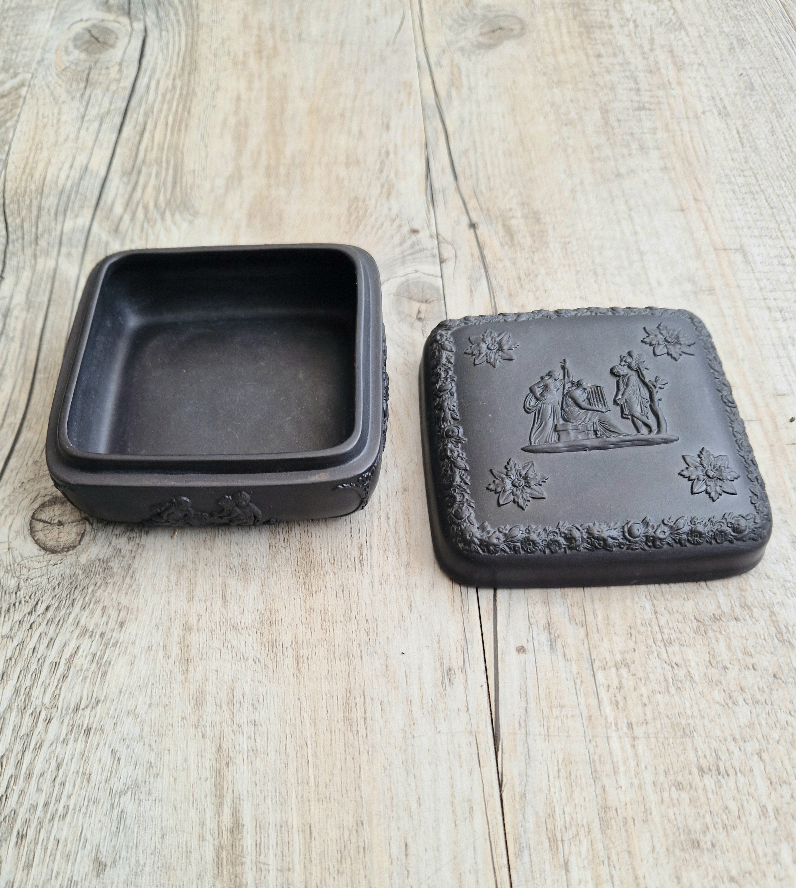 Vintage Wedgwood Black Basalt Neo-Classical Square Trinket Box 1963