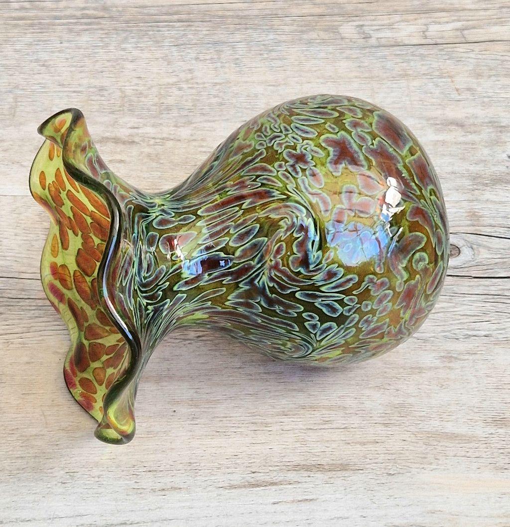 Rare 1925 Loetz Ausführung 237 Iridescent Uranium Glass Vase (Shape PN II-5589) — 13cm