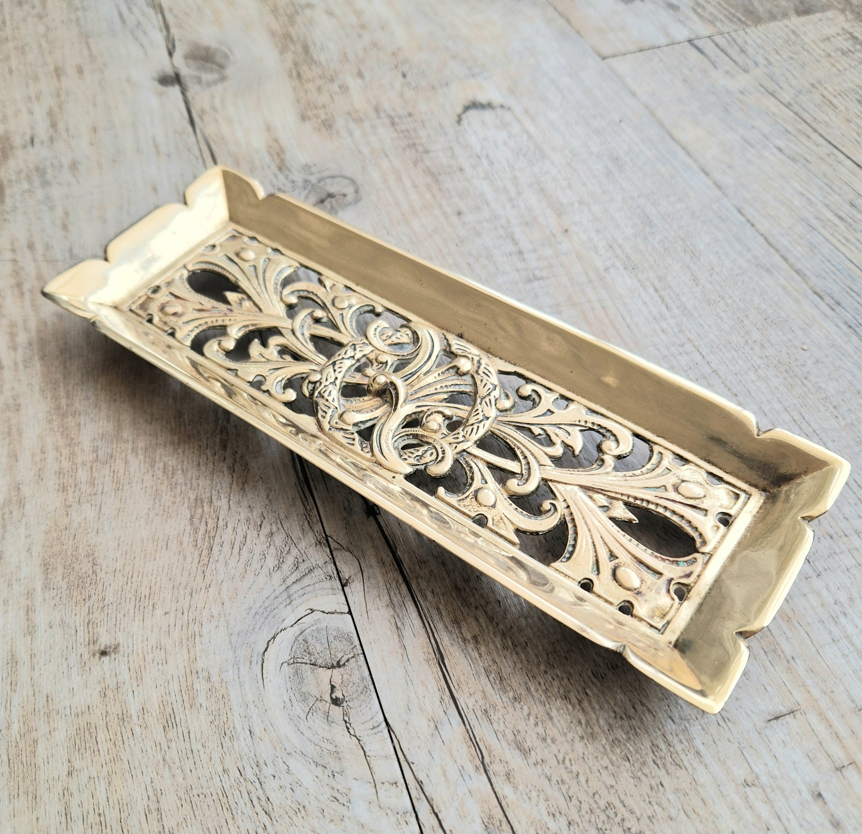 Antique Victorian Cast Brass Art Nouveau Pierced Floral Wreath Footed Pen Tray