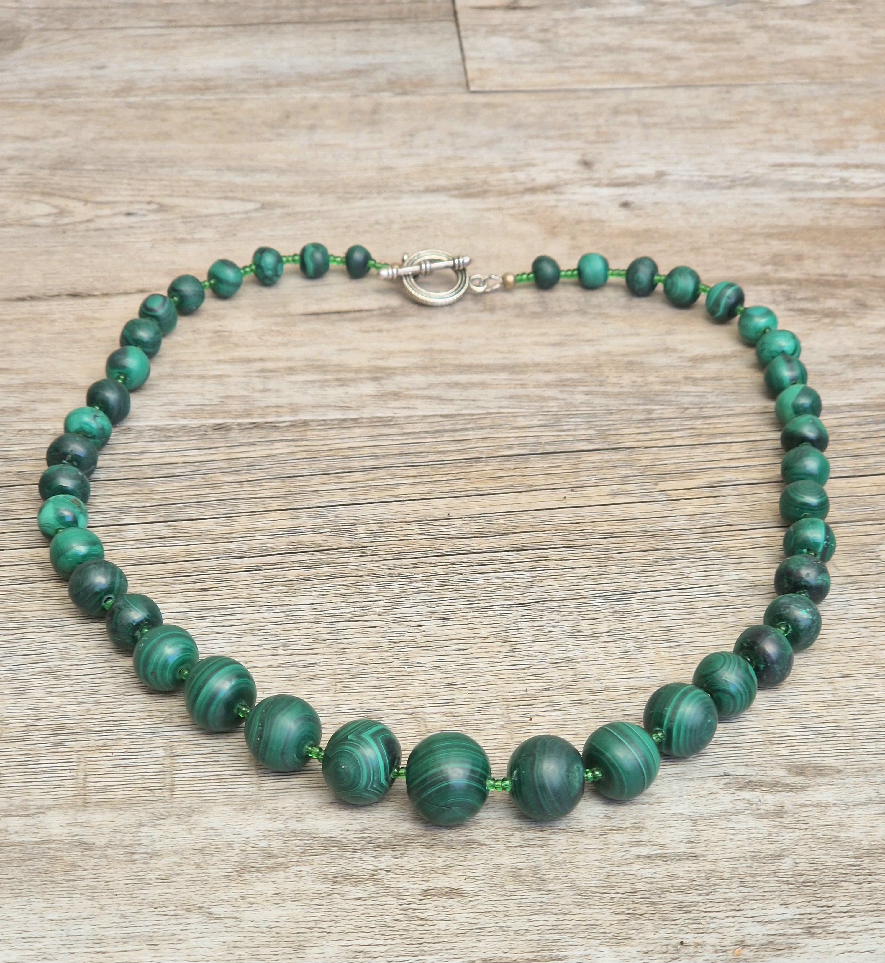 Vintage Graduated Malachite Round Bead T-Bar Clasp Necklace (60cm)