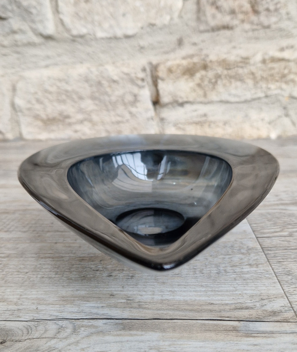 Sasaki Glass Teardrop Bowl: Mid-Century Modern Design