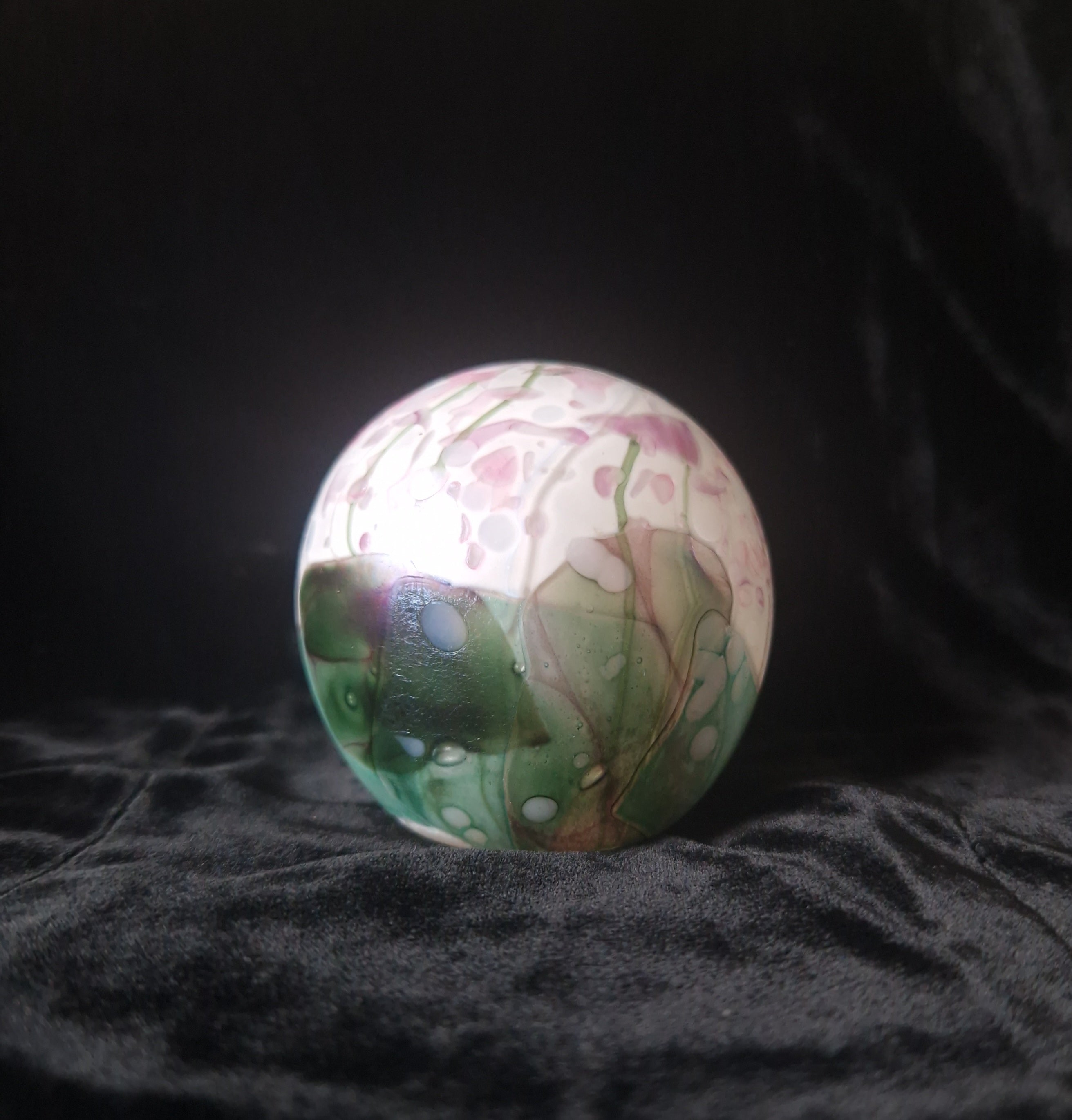 Isle Of White Art Studio Glass Vintage Lilac Flower Garden Ball Paperweight