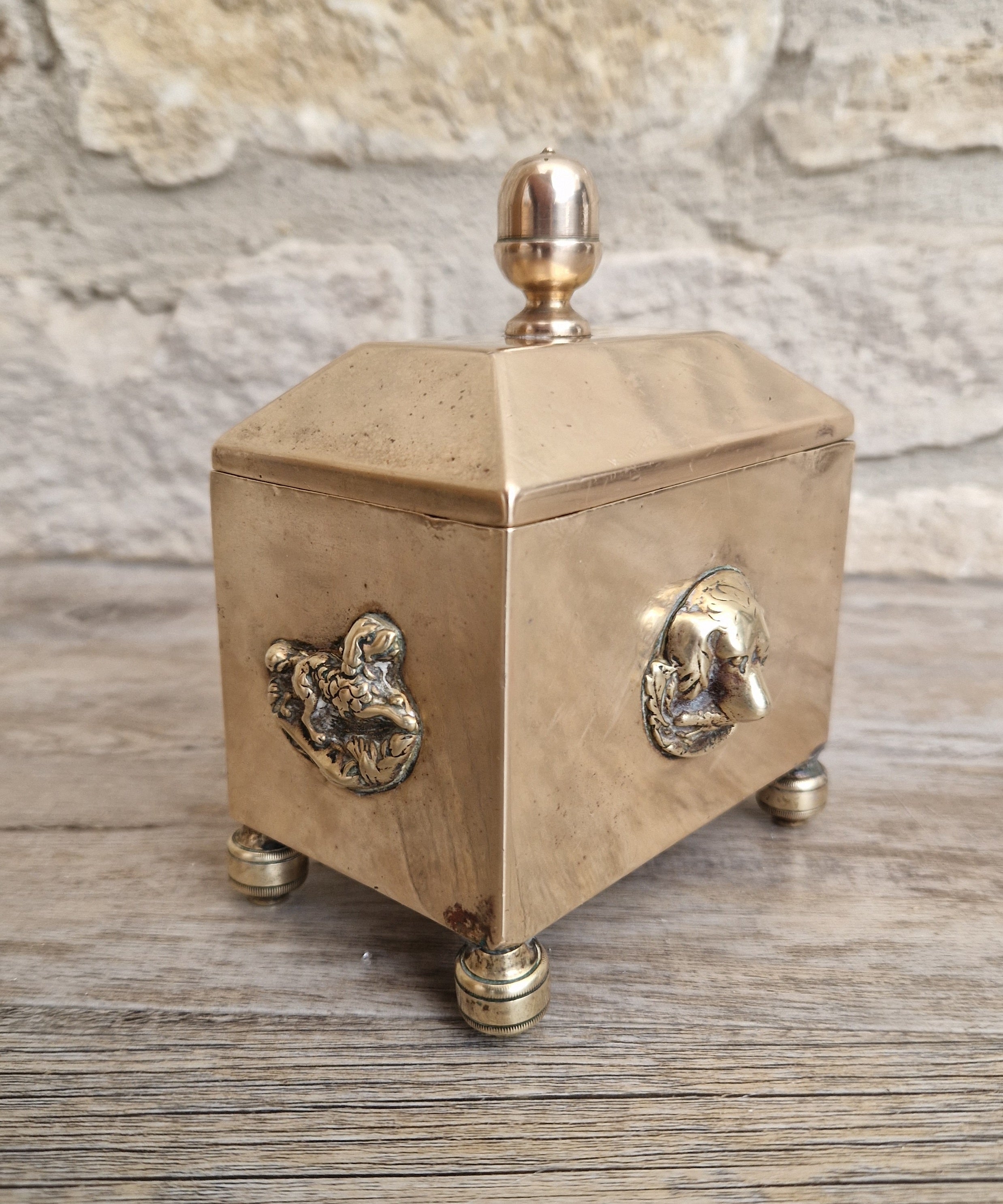 Colbrookdale Style Brass Relief Decoration Pyramid Lid Caddy Box