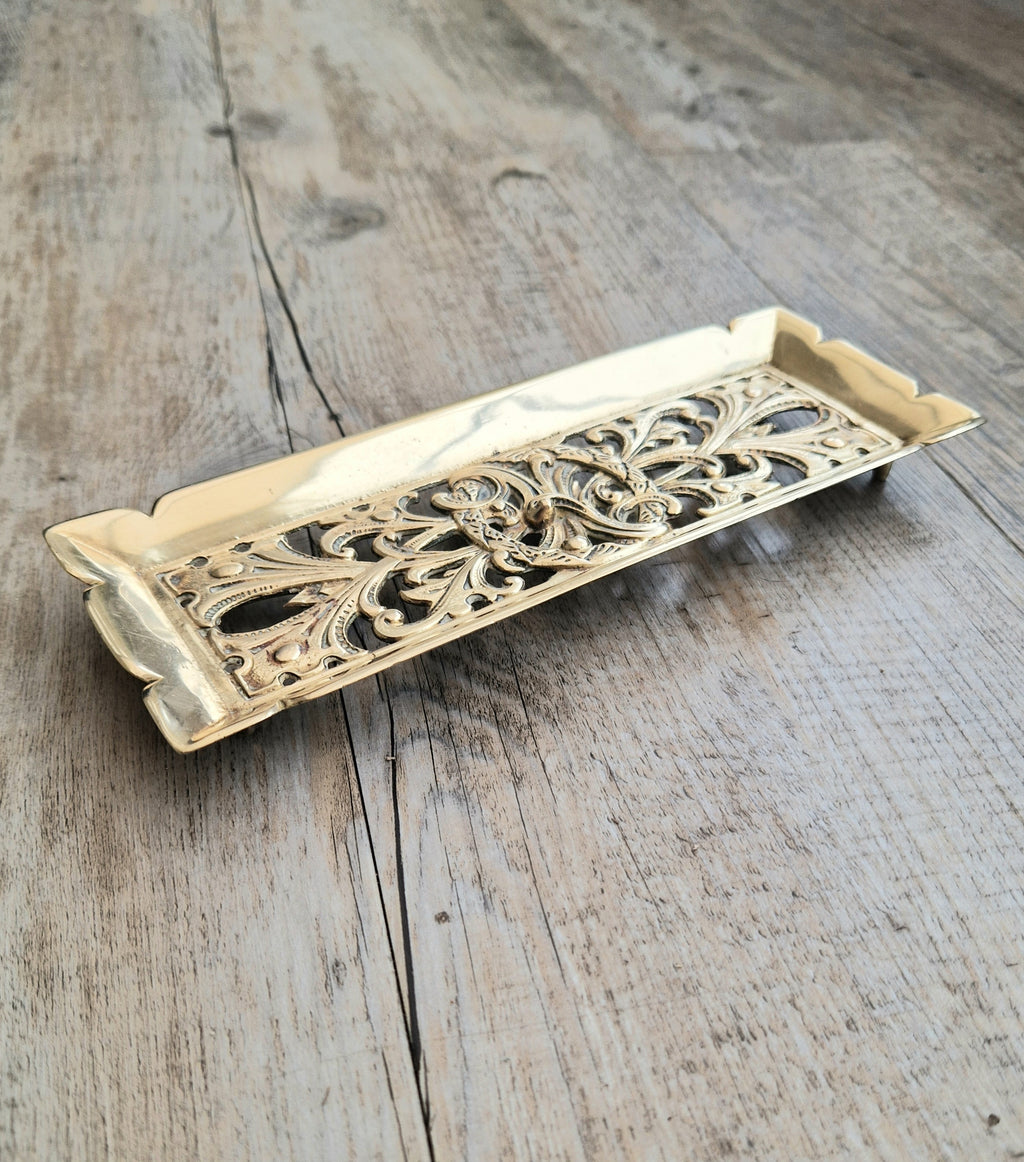 Antique Victorian Cast Brass Art Nouveau Pierced Floral Wreath Footed Pen Tray