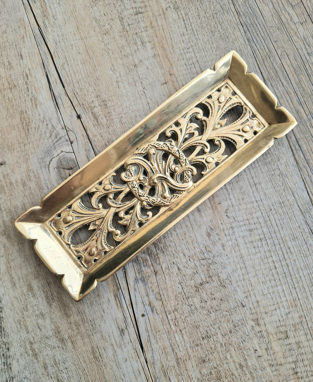 Antique Victorian Cast Brass Art Nouveau Pierced Floral Wreath Footed Pen Tray
