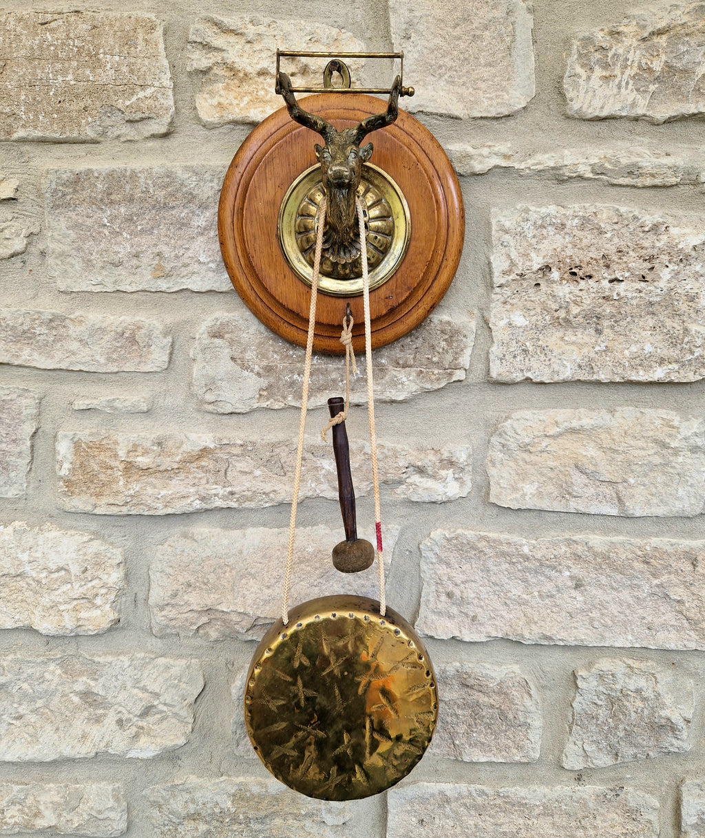 Antique Brass Stag Oak Roundel Wall Mounted Dinner Gong & Hand Turned Striker