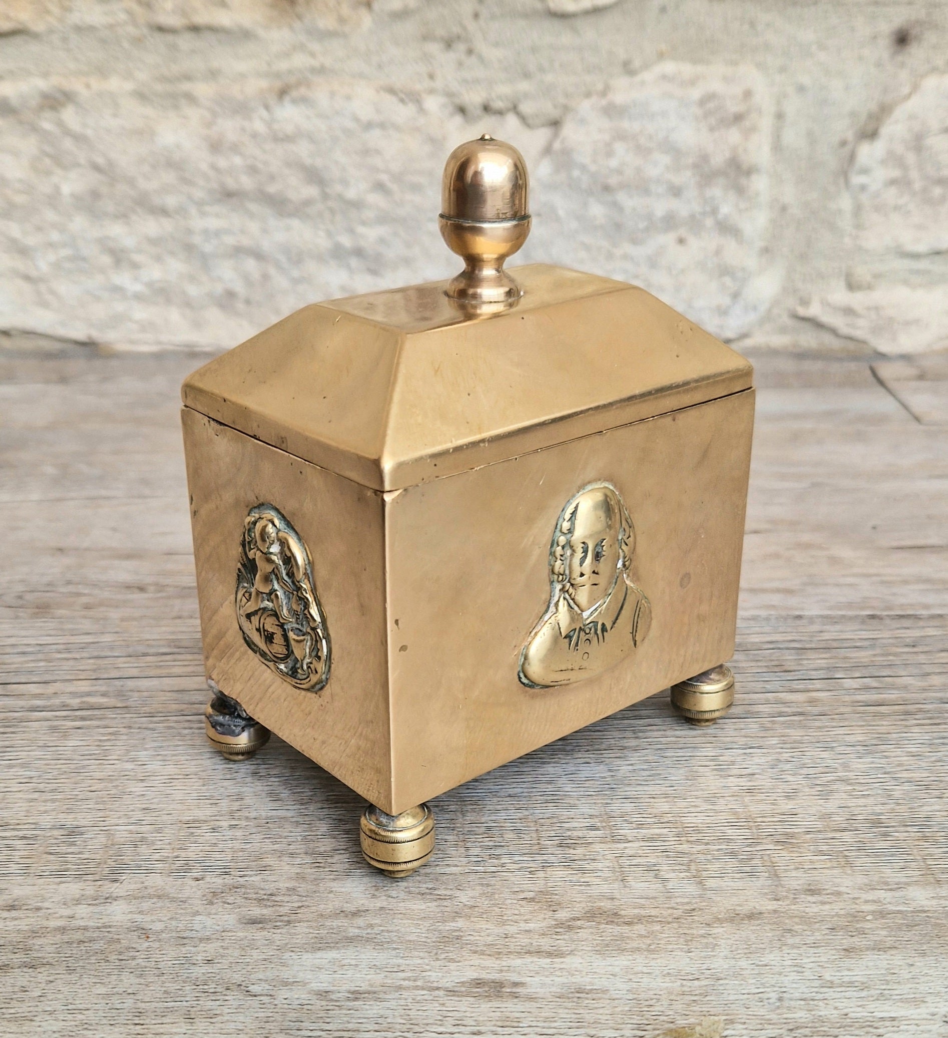Colbrookdale Style Brass Relief Decoration Pyramid Lid Caddy Box