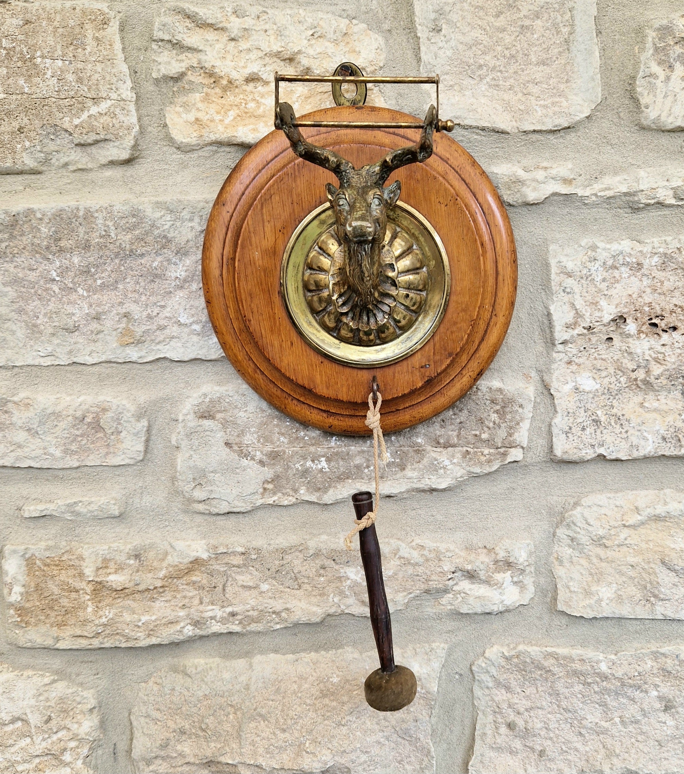 Antique Brass Stag Oak Roundel Wall Mounted Dinner Gong & Hand Turned Striker