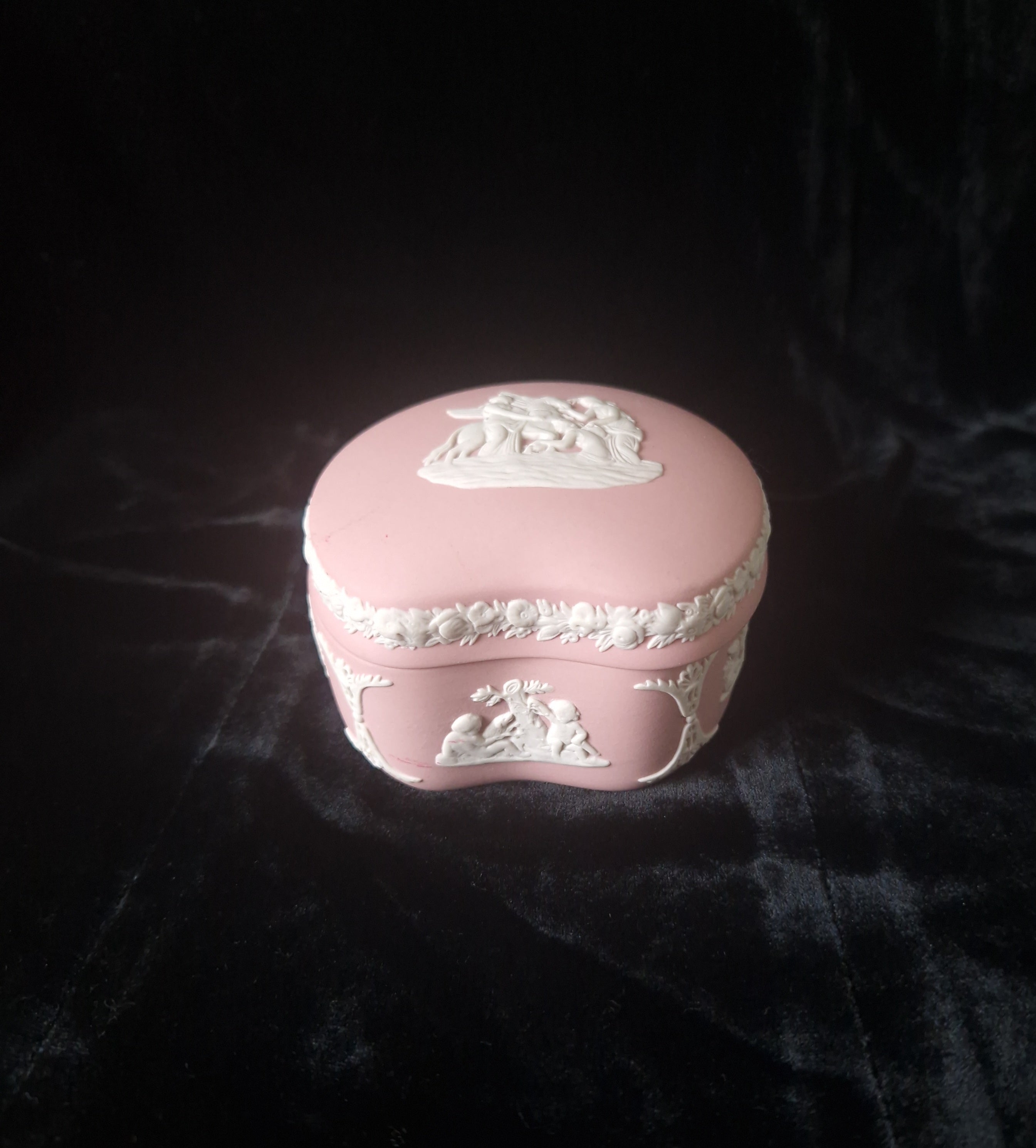 Vintage Wedgwood Pink Jasperware Kidney Shape Lidded Trinket Pot