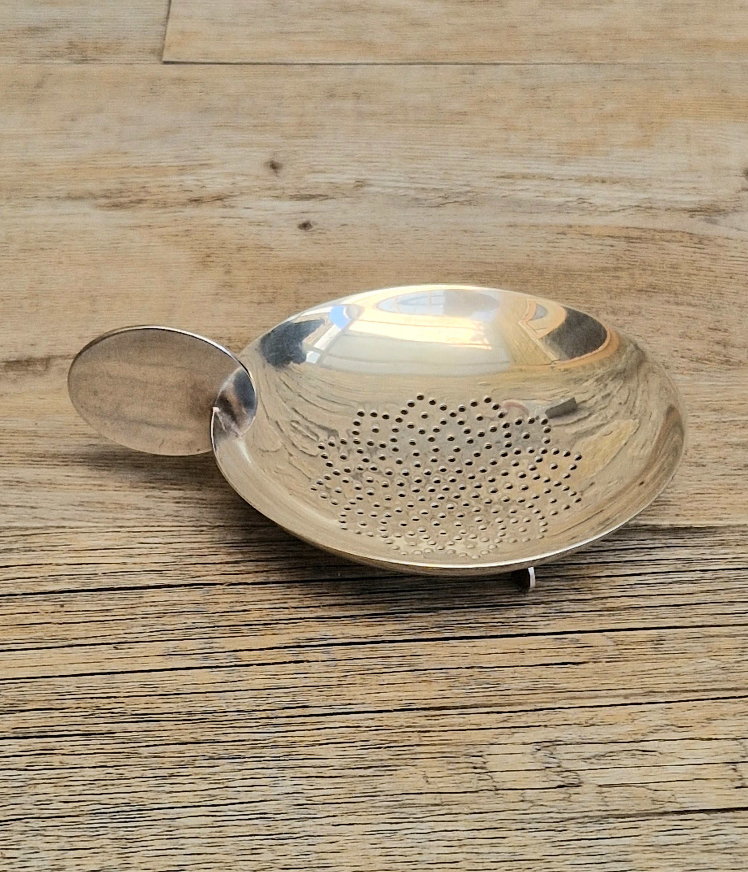 Art Deco Disc Motif Silver Plated Over Cup Tea Strainer/Lemon Strainer Sola