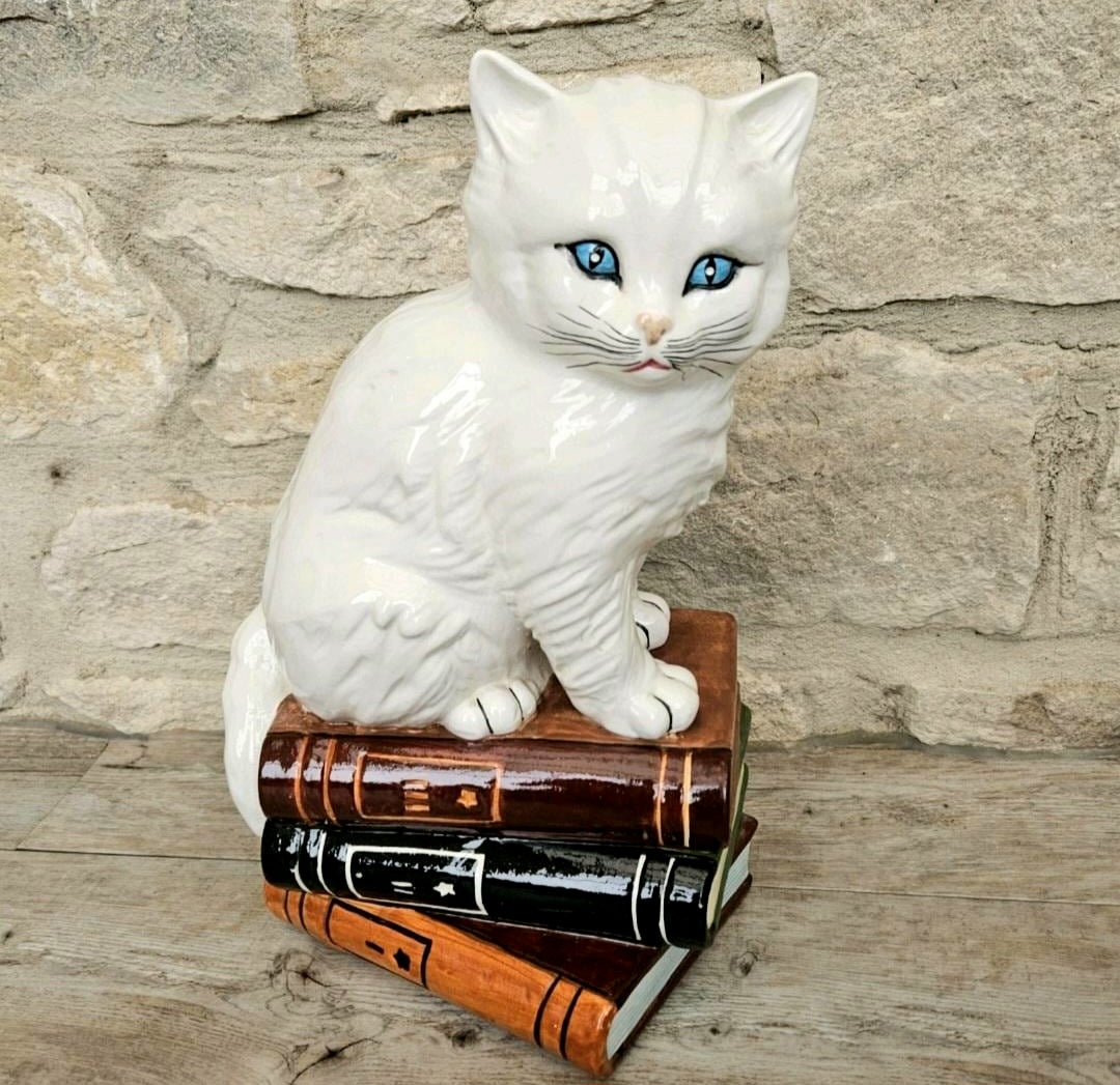 Vintage Italian White Cat Figurine Ornament Sitting on Books Ceramic Figure 11.5 lnch Tall