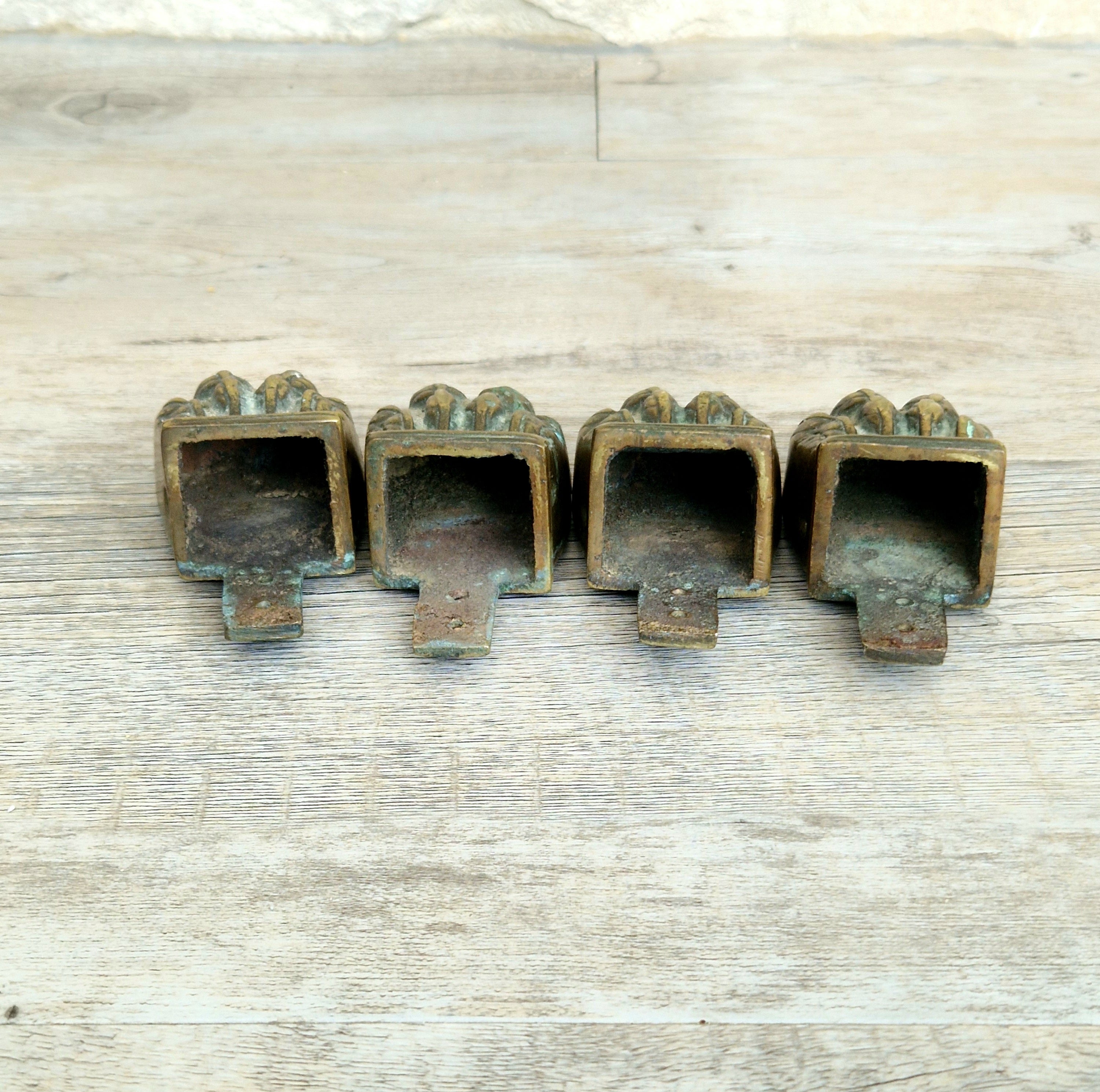 Rare 1800-1850 Heavy Sand-Cast Brass Lion Paw Feet, Set of 4 Antique Claw Foot Leg Caps for Pedestal Table etc Restoration