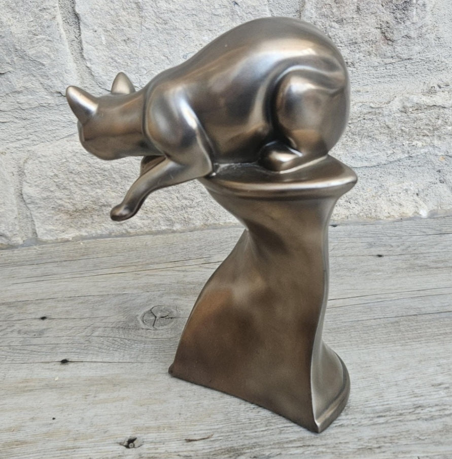 Pouncing Cat Ornament  Cold Cast Resin Heavy Plinth Figure 21cm Tall Crosa 2005 Vintage