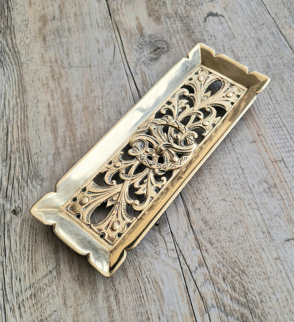 Antique Victorian Cast Brass Art Nouveau Pierced Floral Wreath Footed Pen Tray