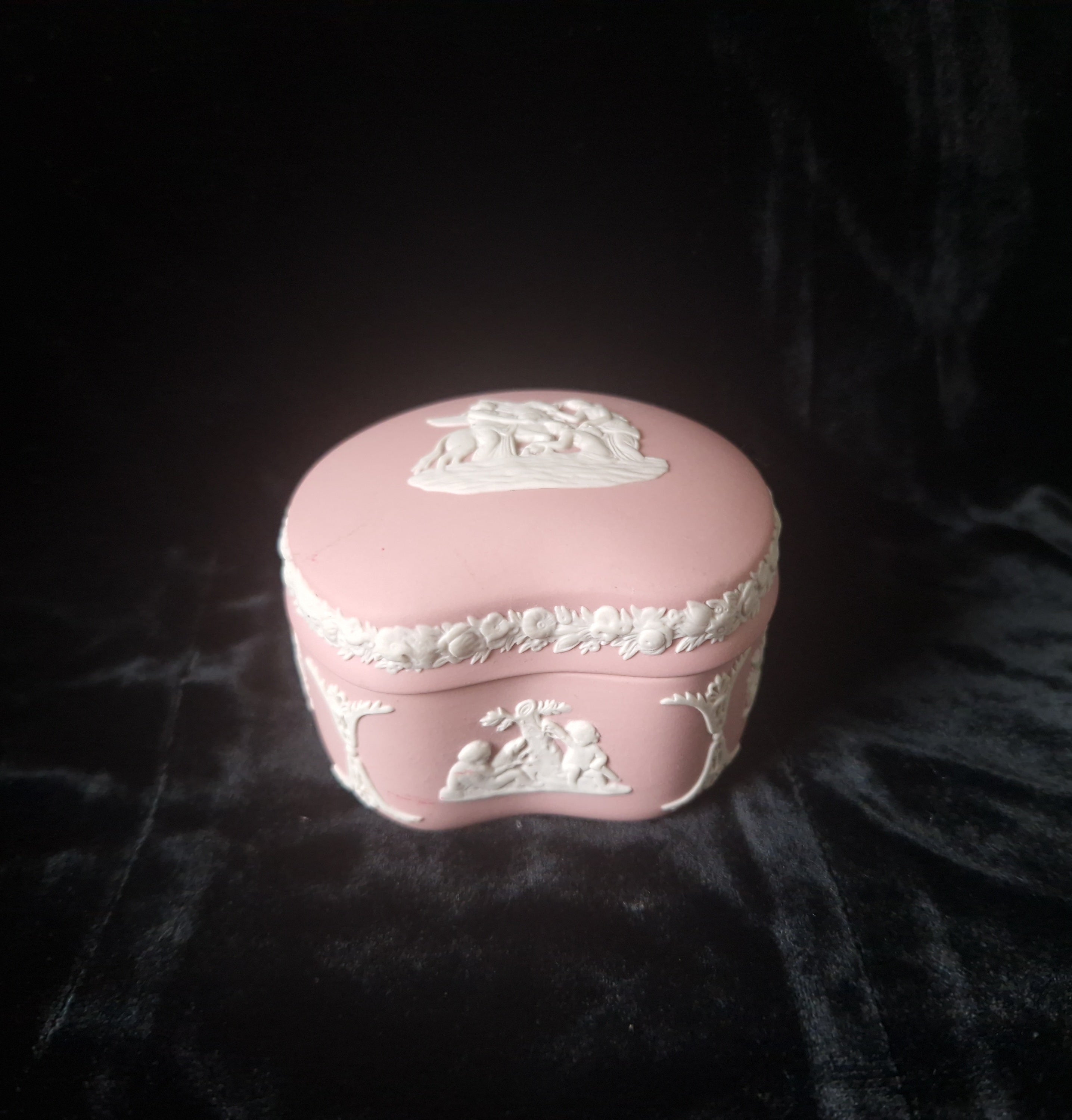 Vintage Wedgwood Pink Jasperware Kidney Shape Lidded Trinket Pot